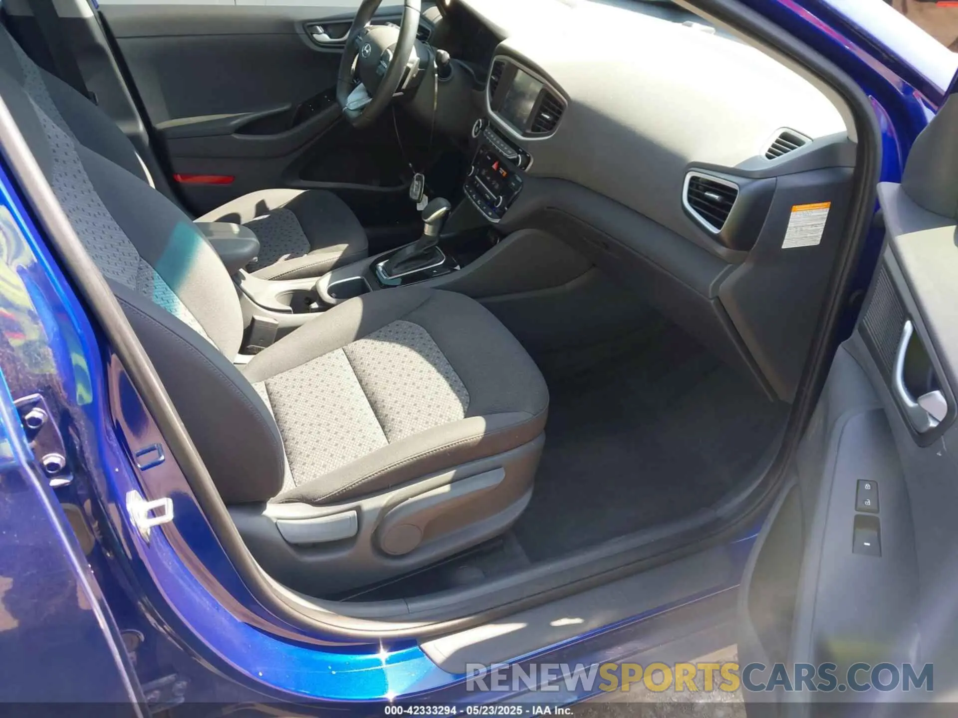 5 fotografías del automóvil dañado KMHC75LC1KU117153 HYUNDAI IONIQ HYBRID 2019