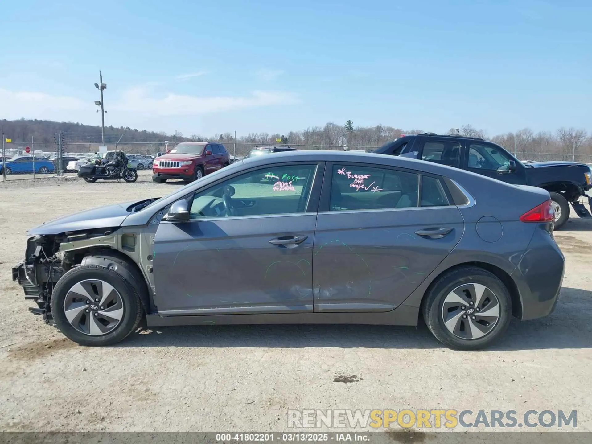 14 fotografías del automóvil dañado KMHC75LC1KU134132 HYUNDAI IONIQ HYBRID 2019