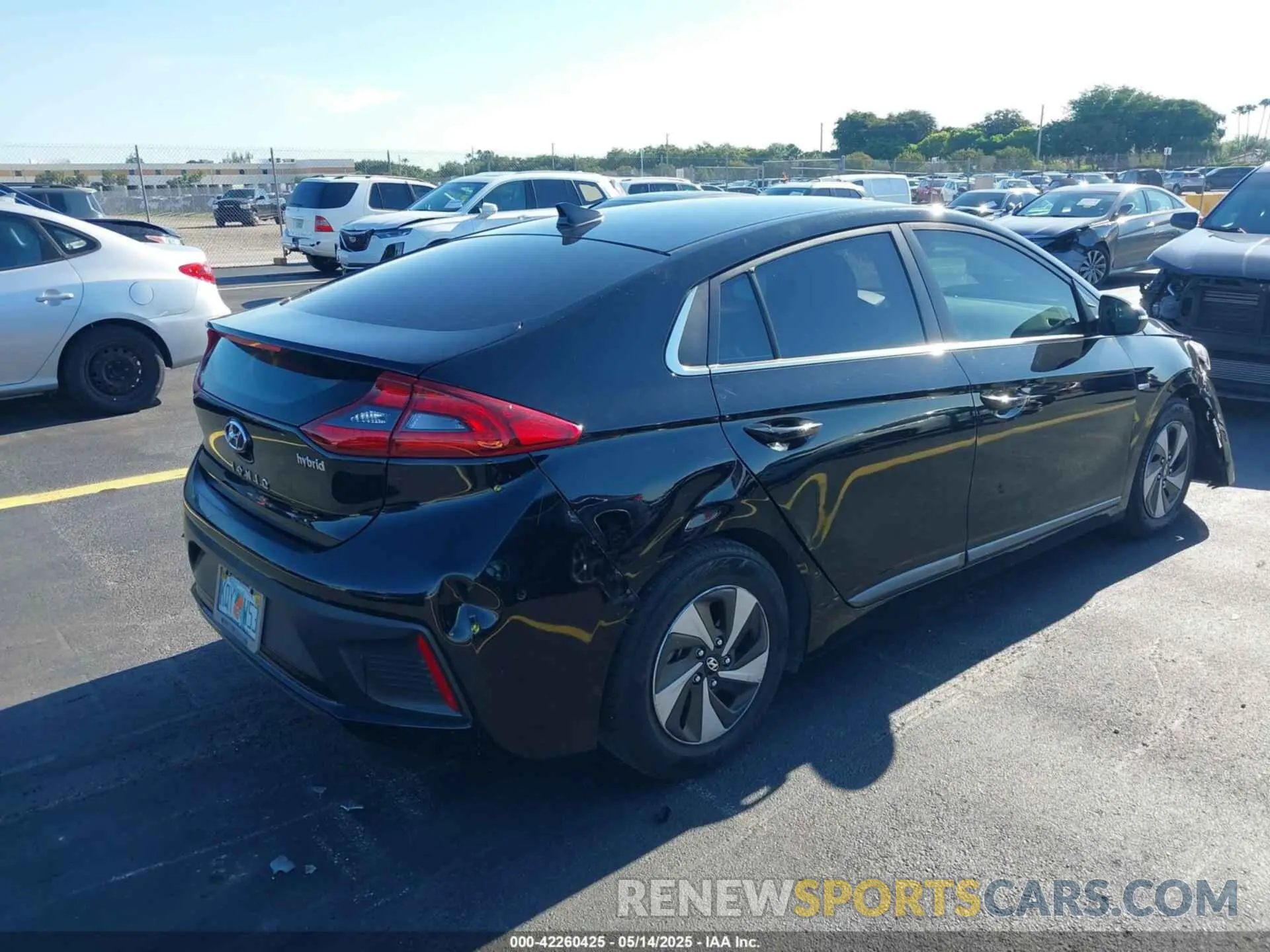 4 fotografías del automóvil dañado KMHC75LC3KU105621 HYUNDAI IONIQ HYBRID 2019