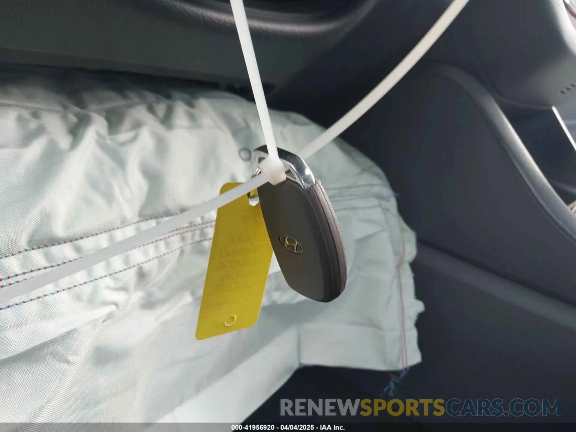 11 fotografías del automóvil dañado KMHC05LC4LU212134 HYUNDAI IONIQ HYBRID 2020