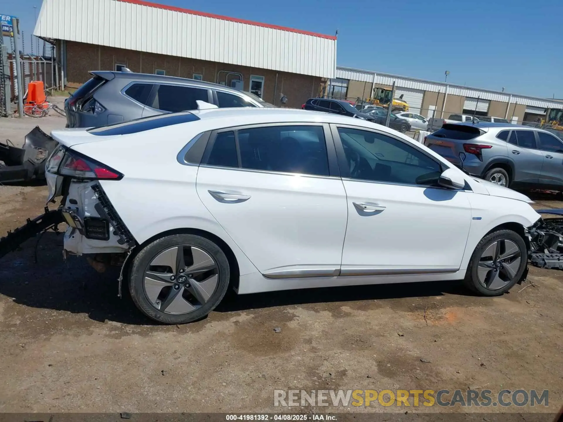 13 fotografías del automóvil dañado KMHC05LC5LU212353 HYUNDAI IONIQ HYBRID 2020