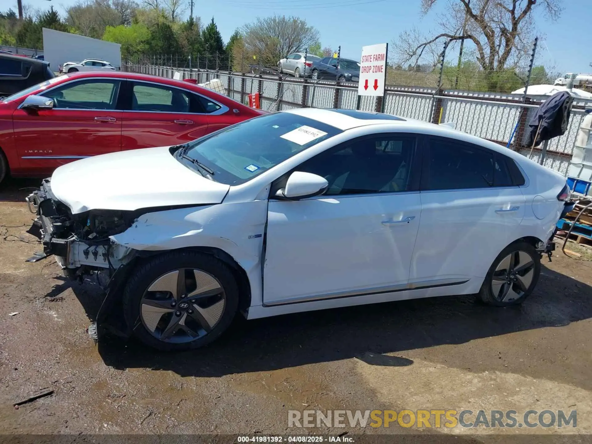 14 fotografías del automóvil dañado KMHC05LC5LU212353 HYUNDAI IONIQ HYBRID 2020