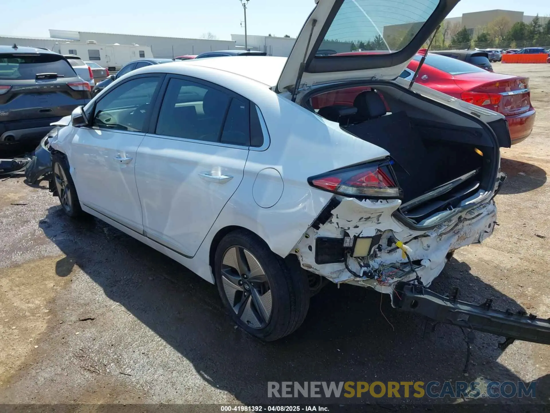3 fotografías del automóvil dañado KMHC05LC5LU212353 HYUNDAI IONIQ HYBRID 2020