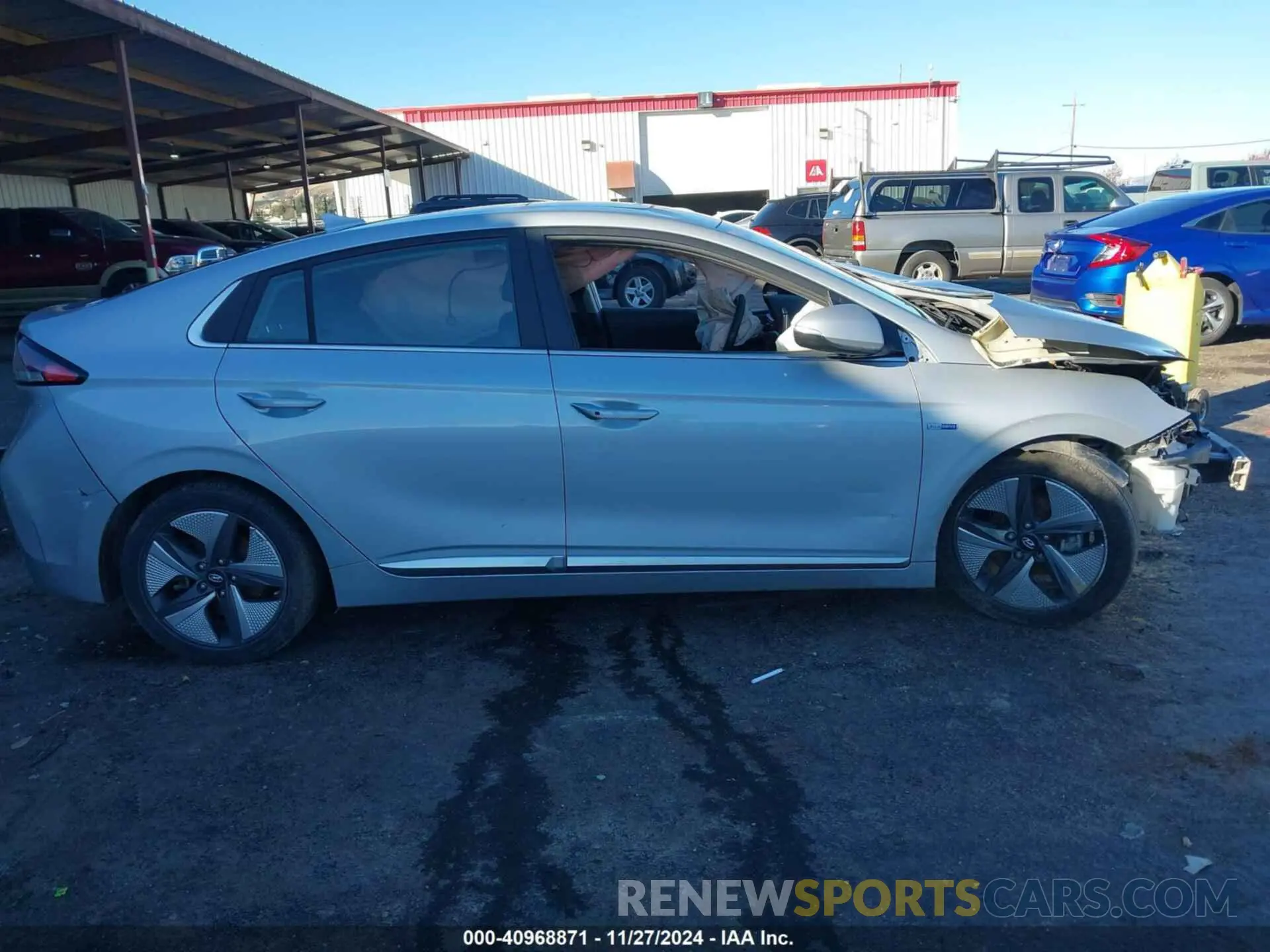 13 fotografías del automóvil dañado KMHC05LC7LU242938 HYUNDAI IONIQ HYBRID 2020
