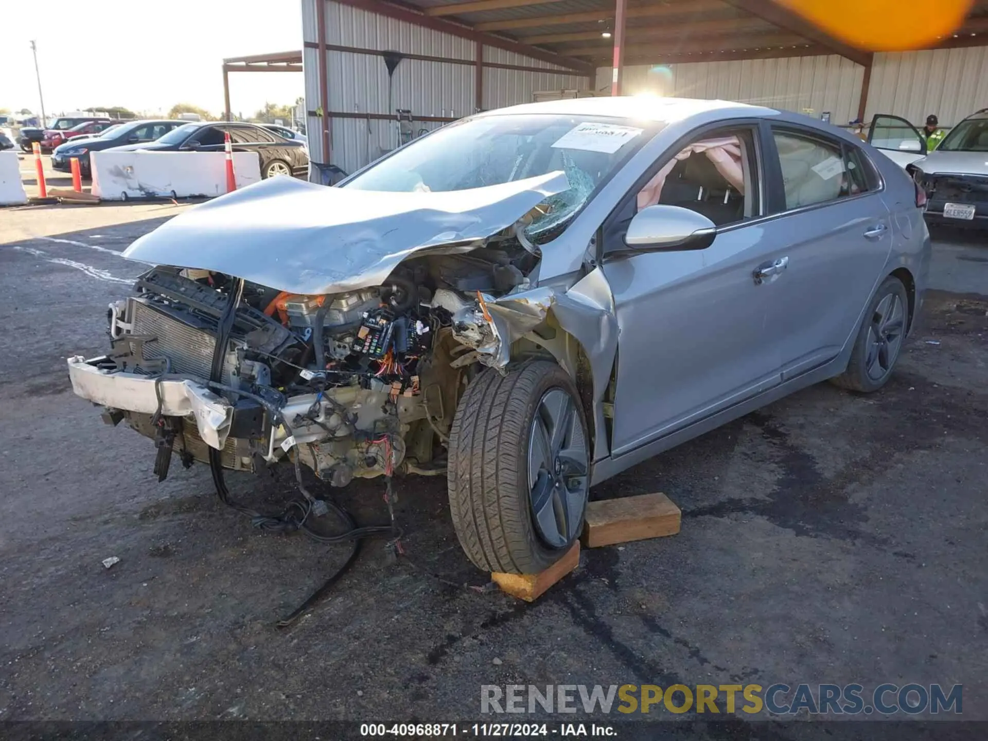 2 fotografías del automóvil dañado KMHC05LC7LU242938 HYUNDAI IONIQ HYBRID 2020