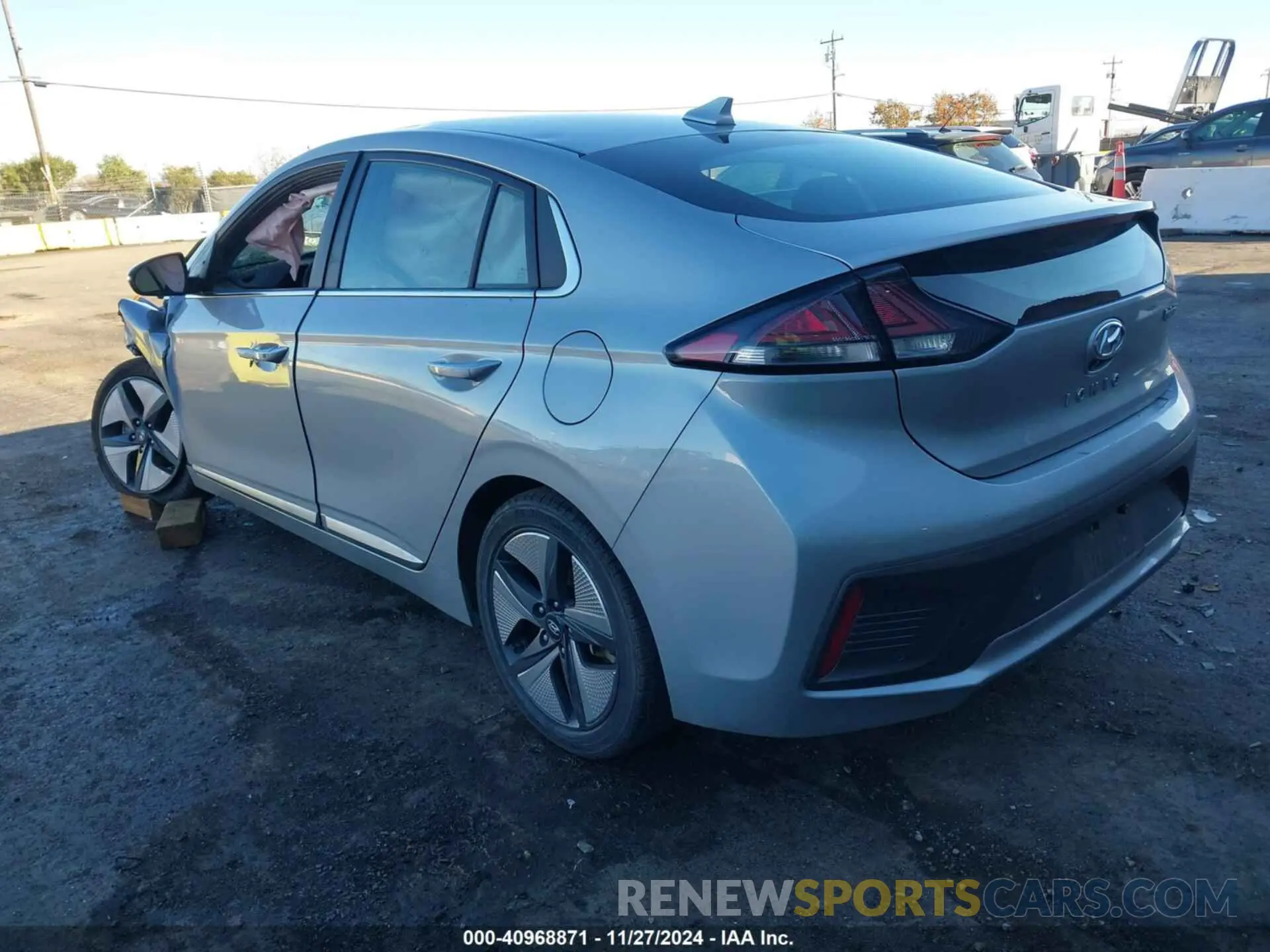 3 fotografías del automóvil dañado KMHC05LC7LU242938 HYUNDAI IONIQ HYBRID 2020