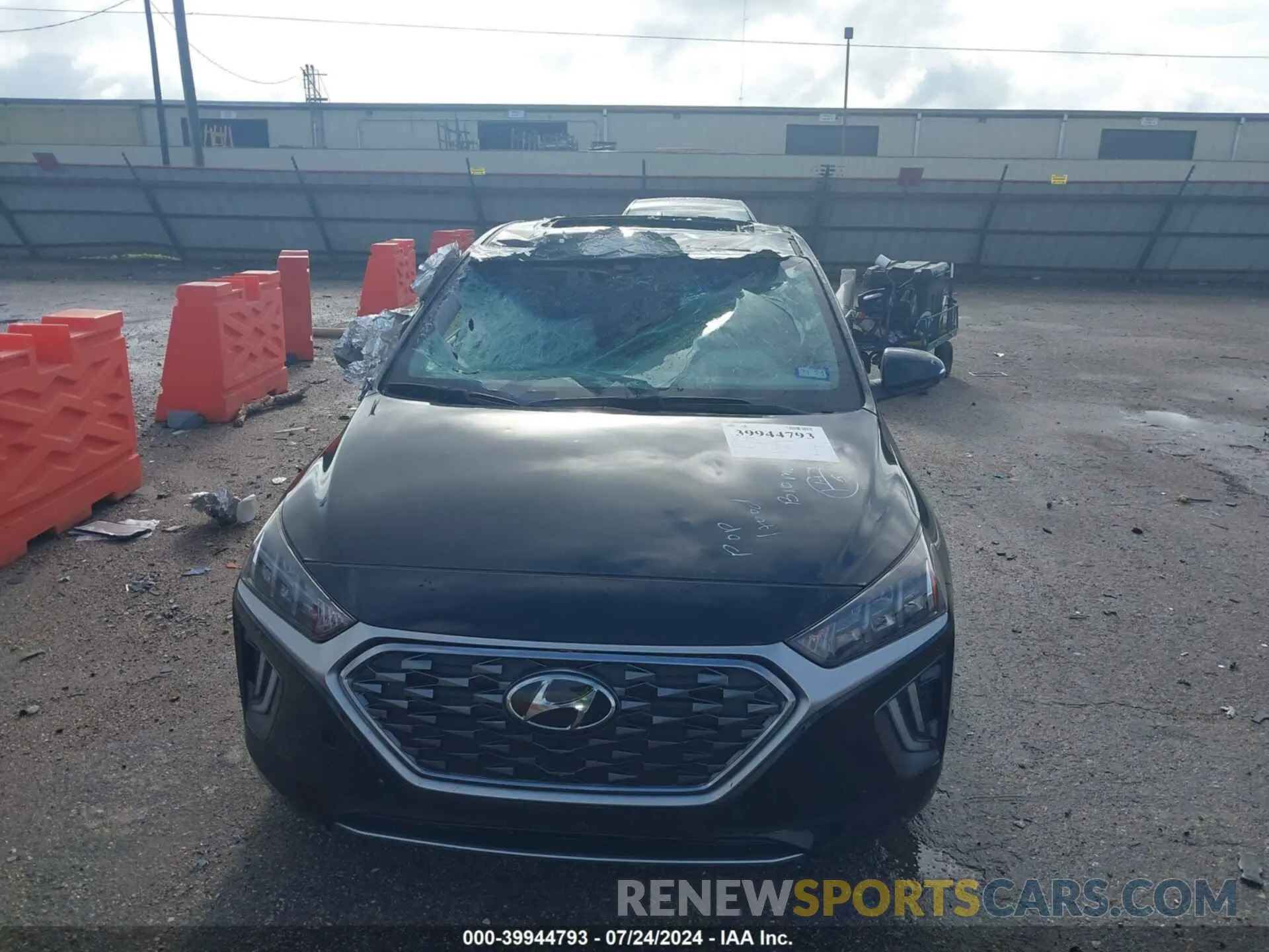 12 fotografías del automóvil dañado KMHC05LC8LU223864 HYUNDAI IONIQ HYBRID 2020