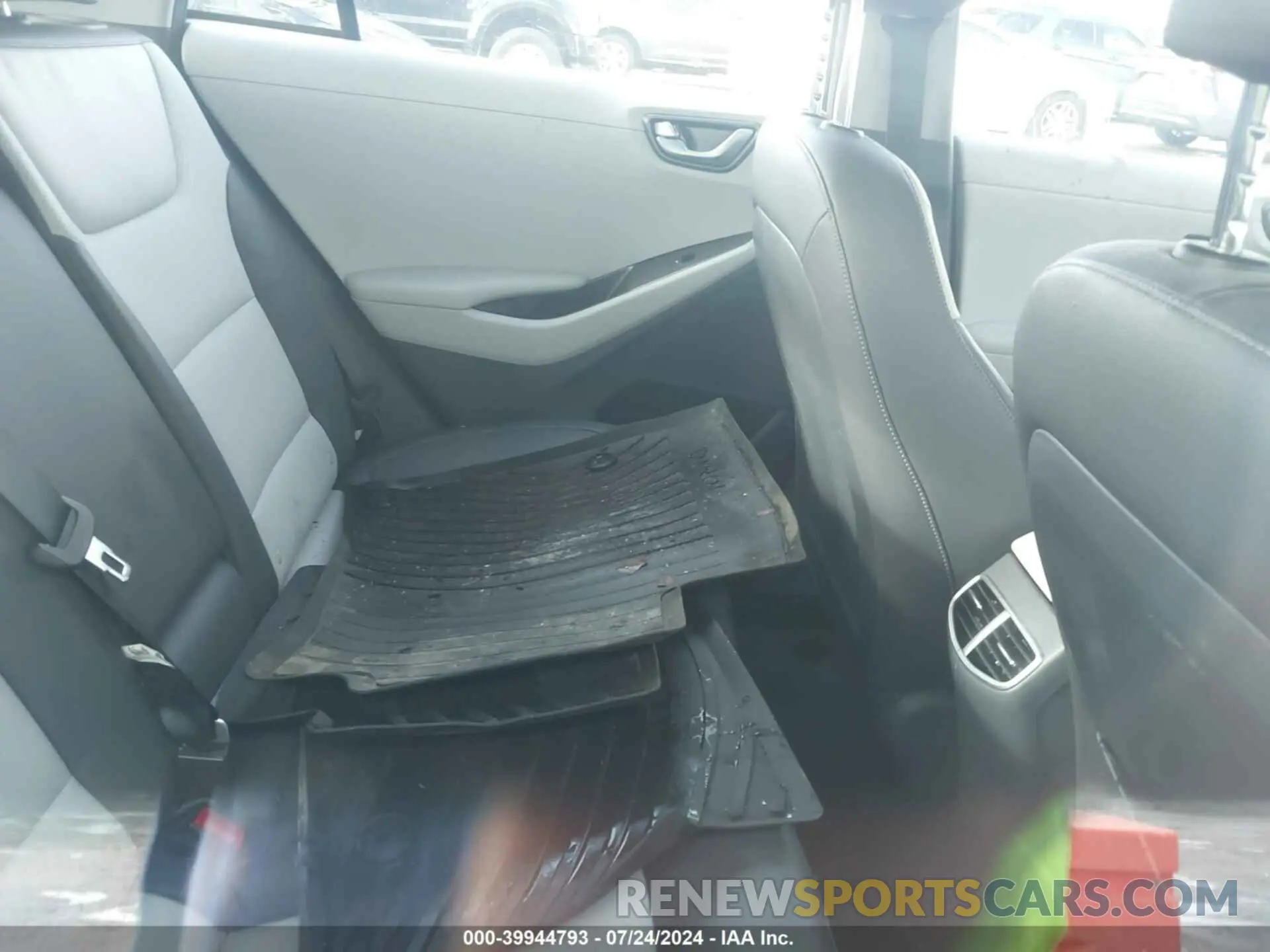 8 fotografías del automóvil dañado KMHC05LC8LU223864 HYUNDAI IONIQ HYBRID 2020