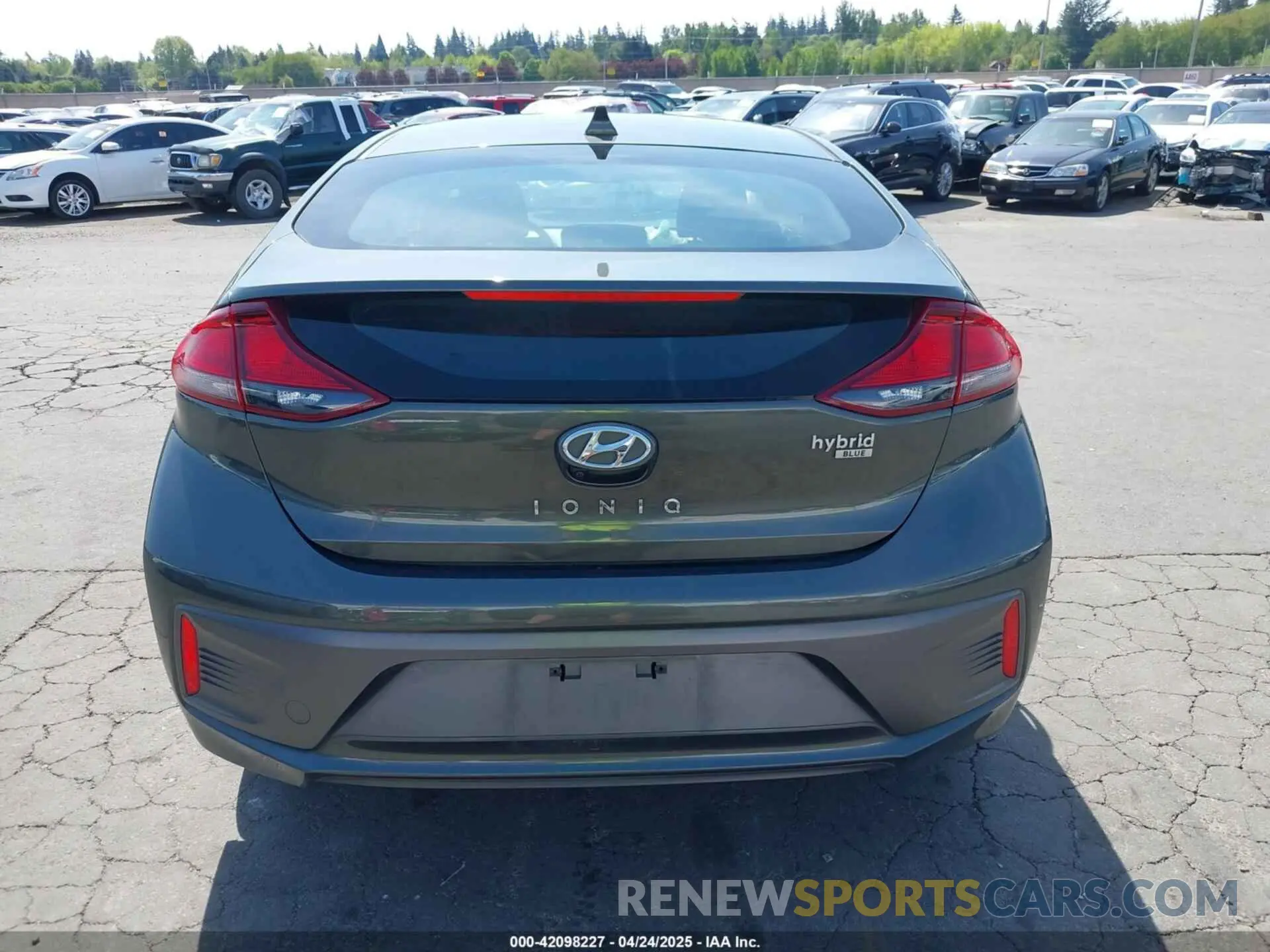 15 fotografías del automóvil dañado KMHC65LC0LU235313 HYUNDAI IONIQ HYBRID 2020
