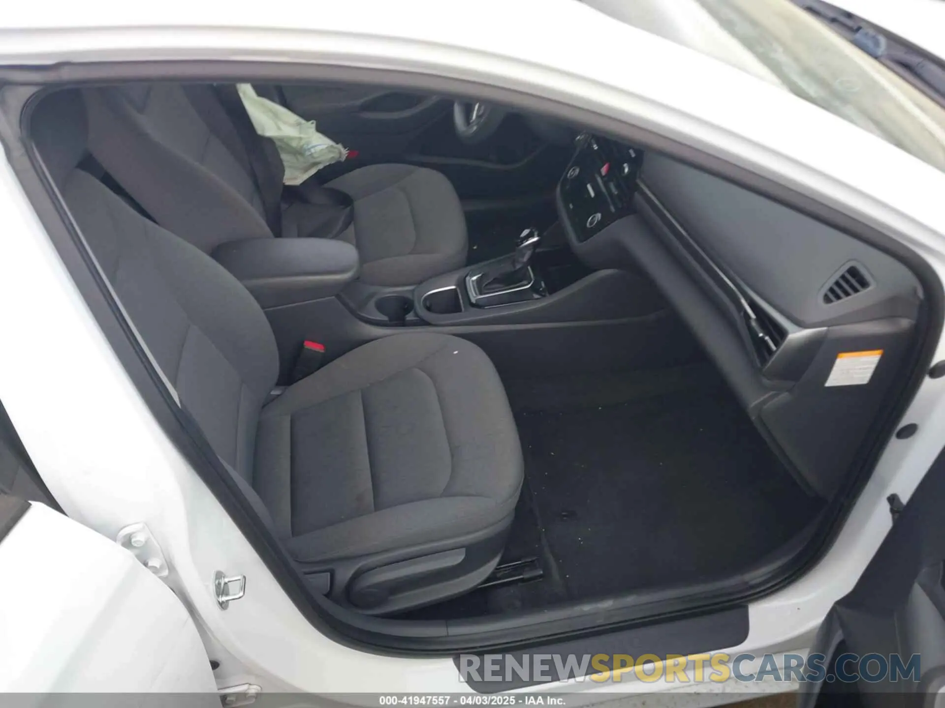 5 fotografías del automóvil dañado KMHC65LC4LU214190 HYUNDAI IONIQ HYBRID 2020