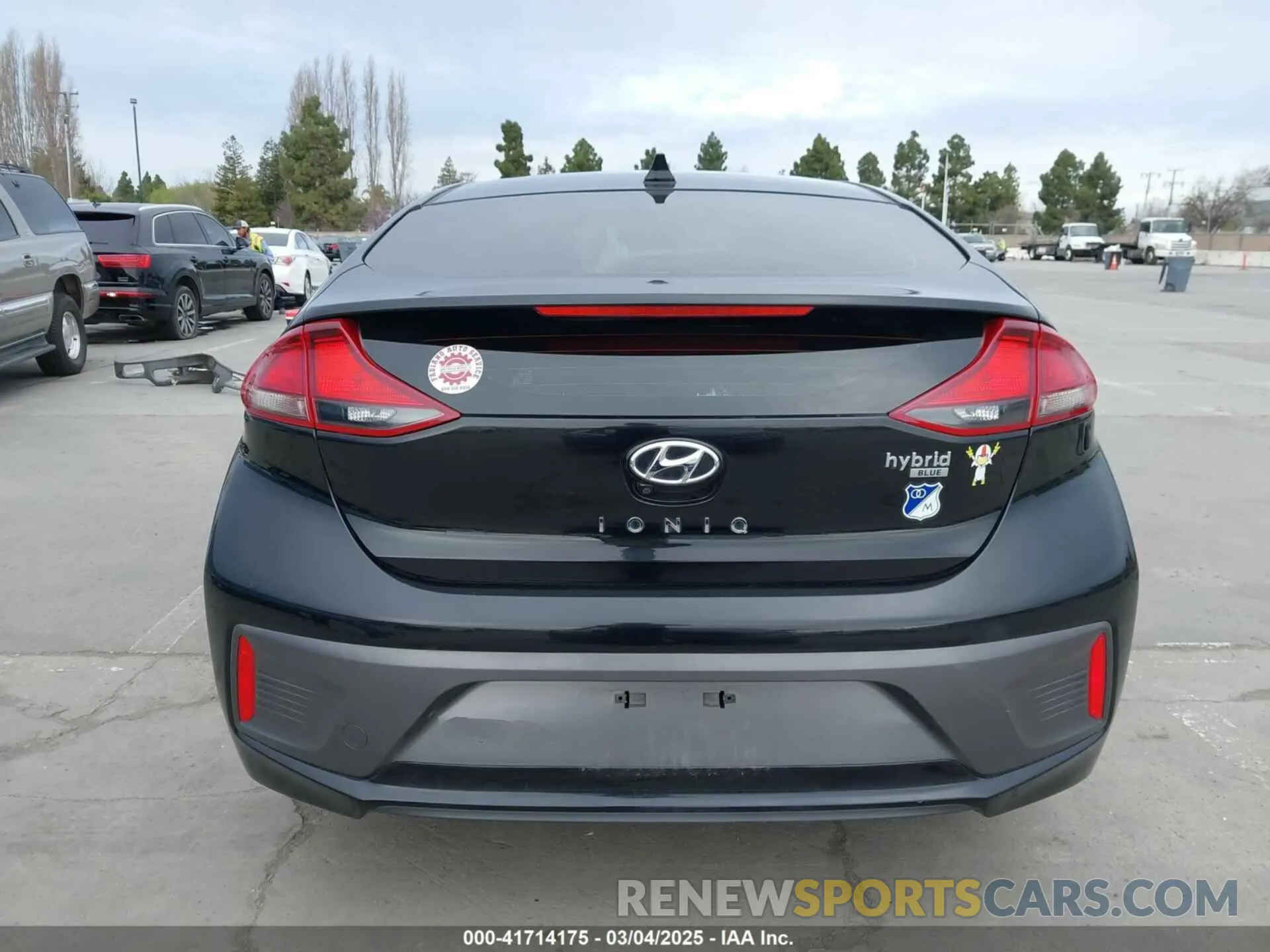 17 fotografías del automóvil dañado KMHC65LC4LU231135 HYUNDAI IONIQ HYBRID 2020