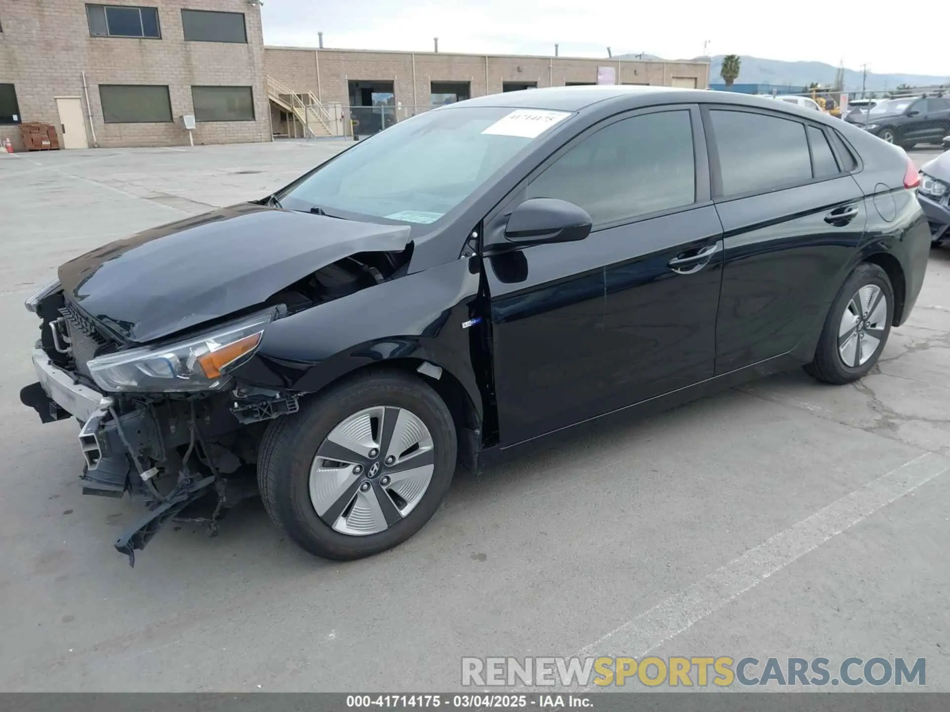 2 fotografías del automóvil dañado KMHC65LC4LU231135 HYUNDAI IONIQ HYBRID 2020