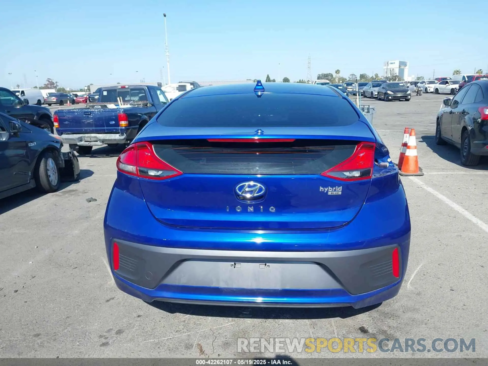 17 fotografías del automóvil dañado KMHC65LC5LU226171 HYUNDAI IONIQ HYBRID 2020