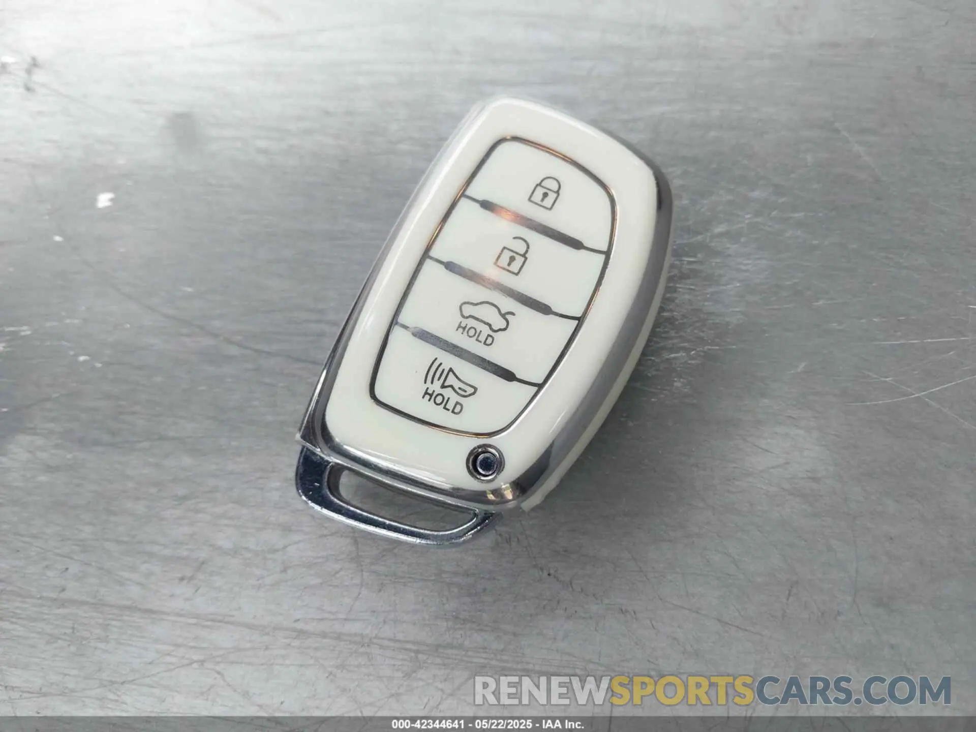 11 fotografías del automóvil dañado KMHC65LC8LU215813 HYUNDAI IONIQ HYBRID 2020