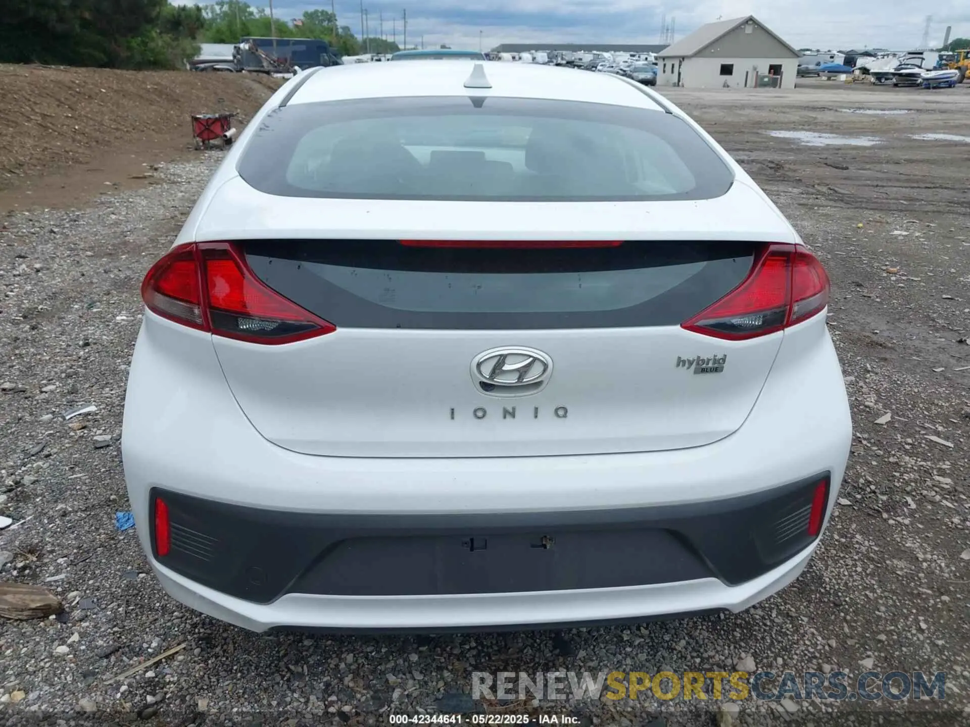 16 fotografías del automóvil dañado KMHC65LC8LU215813 HYUNDAI IONIQ HYBRID 2020