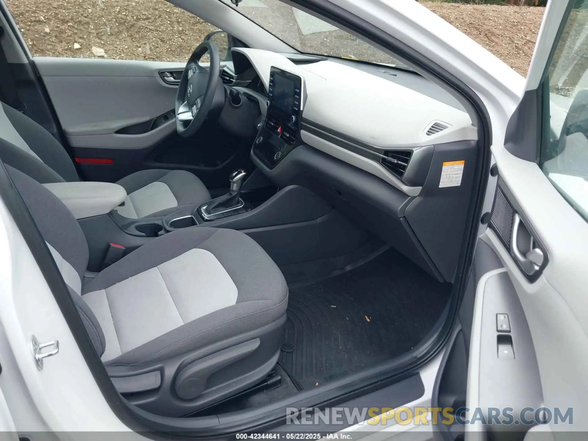 5 fotografías del automóvil dañado KMHC65LC8LU215813 HYUNDAI IONIQ HYBRID 2020