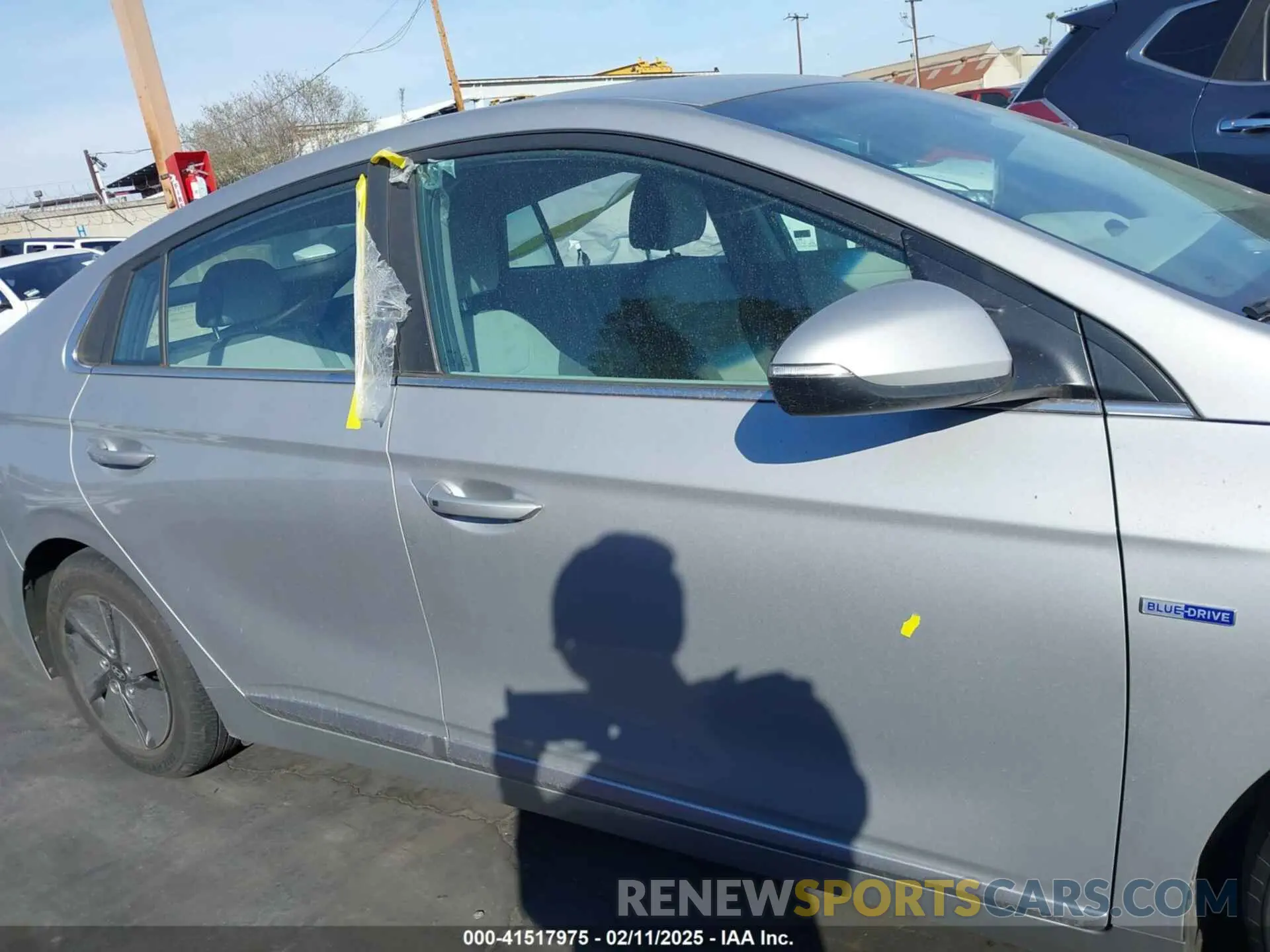 13 fotografías del automóvil dañado KMHC75LC0LU188832 HYUNDAI IONIQ HYBRID 2020