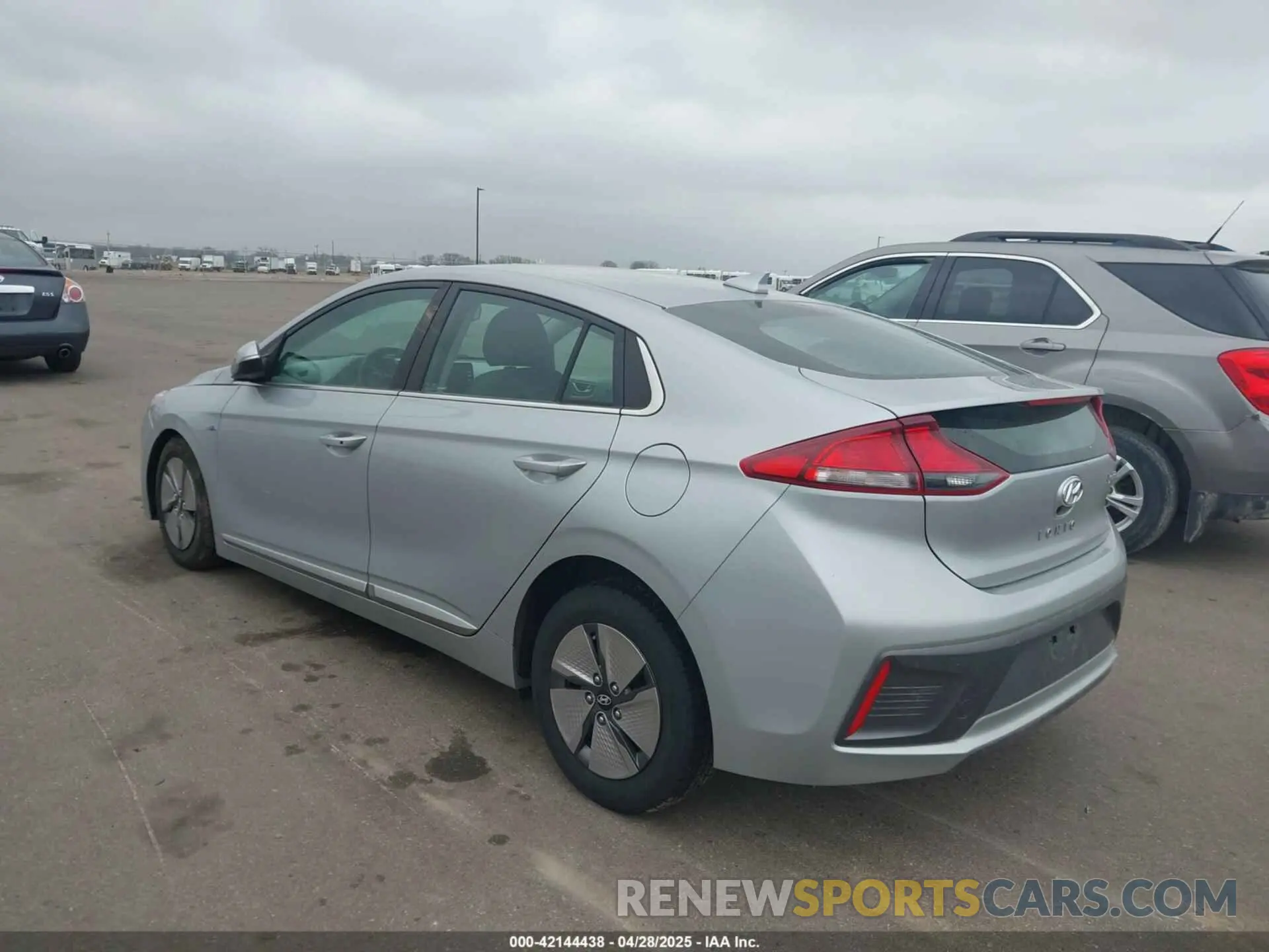 3 fotografías del automóvil dañado KMHC75LC0LU242355 HYUNDAI IONIQ HYBRID 2020