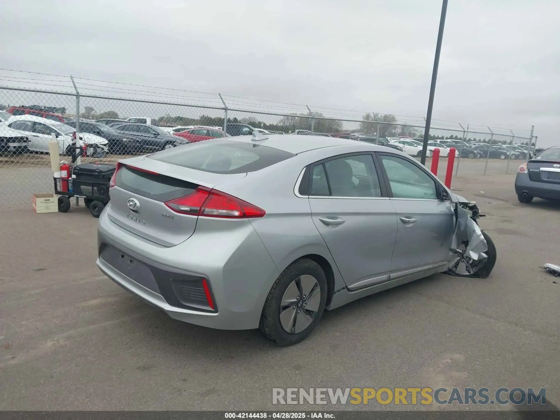 4 fotografías del automóvil dañado KMHC75LC0LU242355 HYUNDAI IONIQ HYBRID 2020