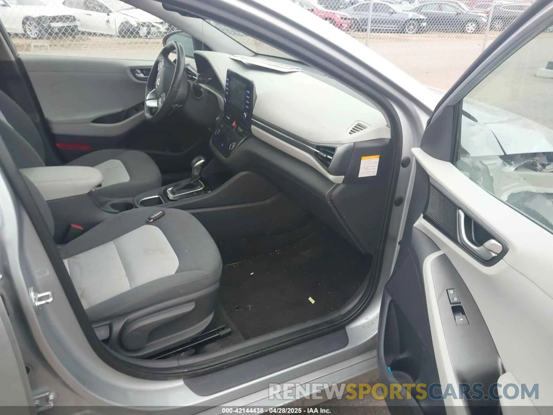 5 fotografías del automóvil dañado KMHC75LC0LU242355 HYUNDAI IONIQ HYBRID 2020