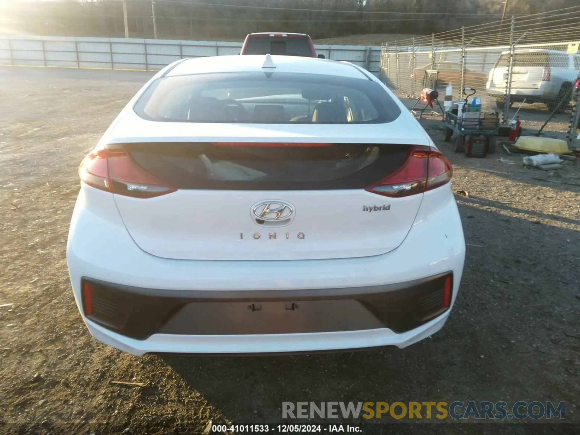 16 fotografías del automóvil dañado KMHC75LC1LU194512 HYUNDAI IONIQ HYBRID 2020