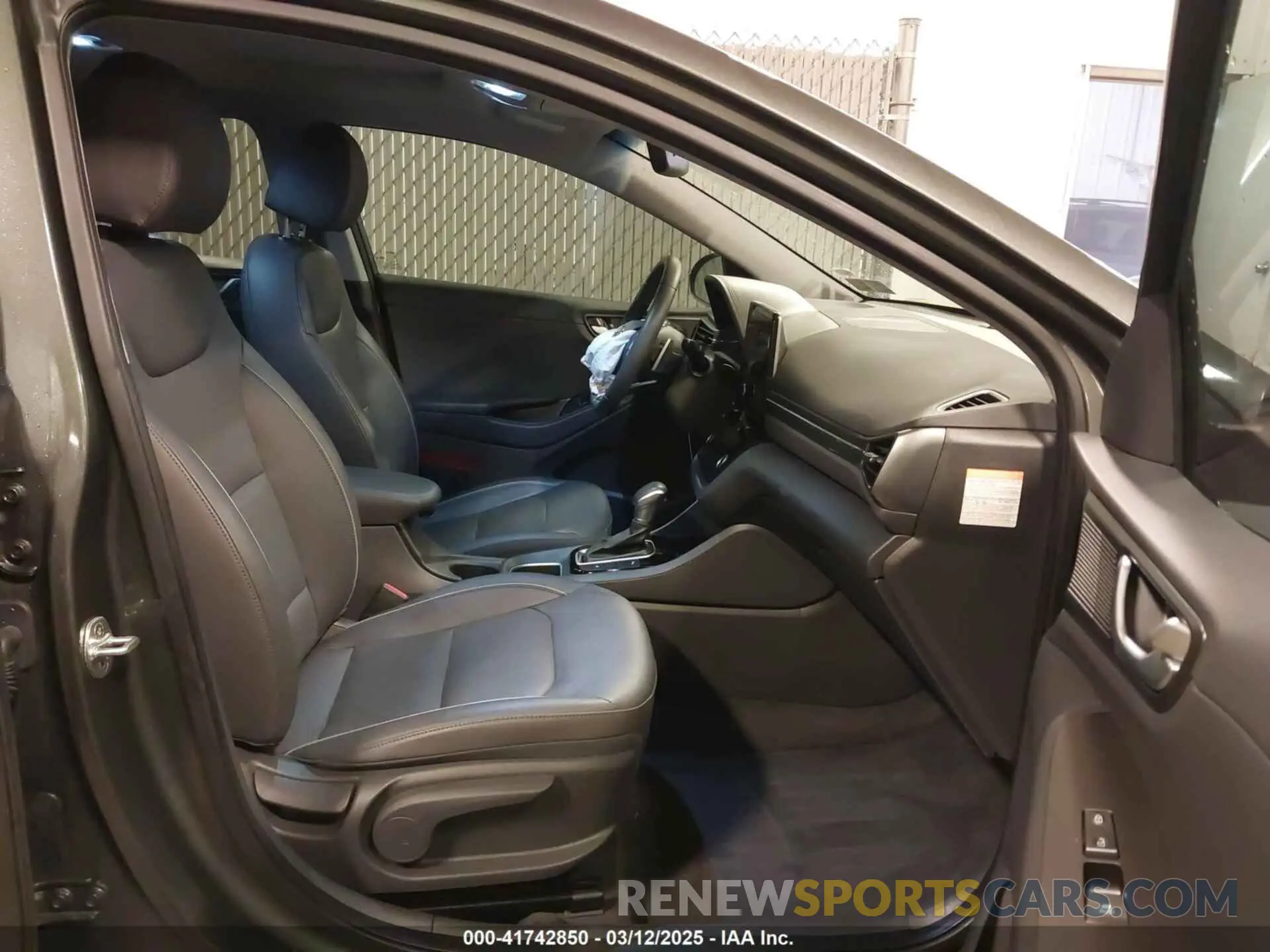 5 fotografías del automóvil dañado KMHC05LC0MU244905 HYUNDAI IONIQ HYBRID 2021