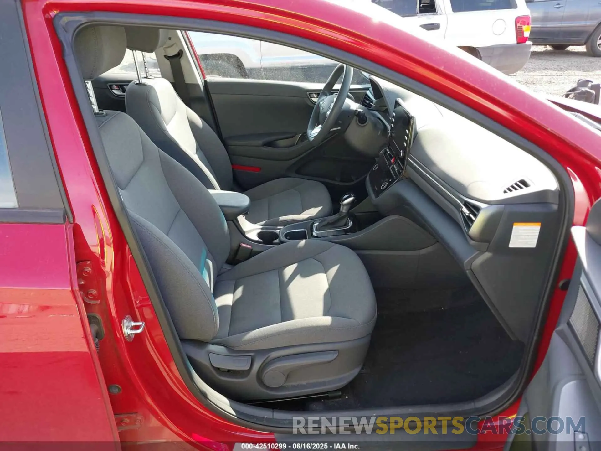5 fotografías del automóvil dañado KMHC65LC6NU275429 HYUNDAI IONIQ HYBRID 2022