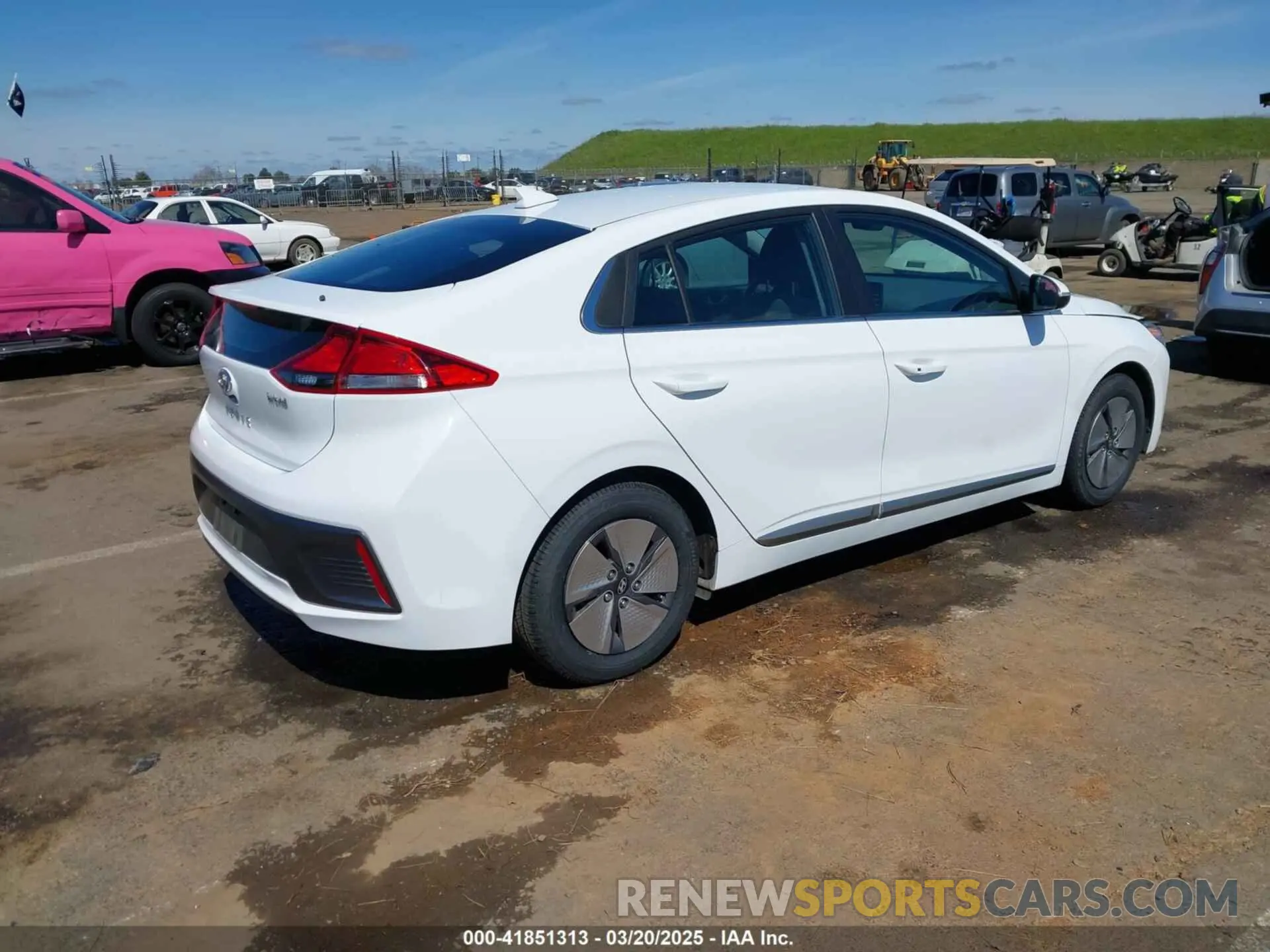 4 fotografías del automóvil dañado KMHC75LC1NU268983 HYUNDAI IONIQ HYBRID 2022