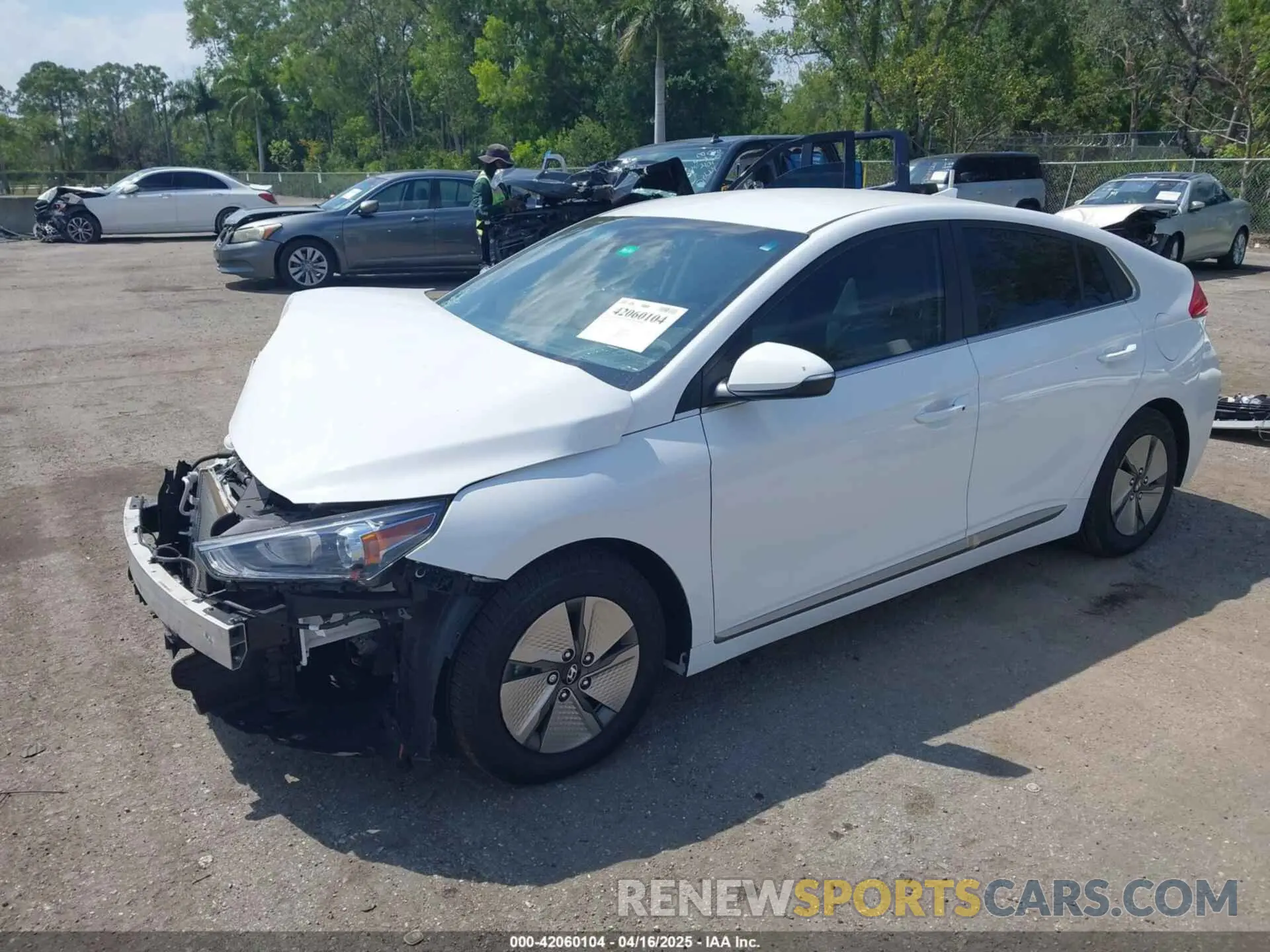 2 fotografías del automóvil dañado KMHC75LC1NU282432 HYUNDAI IONIQ HYBRID 2022