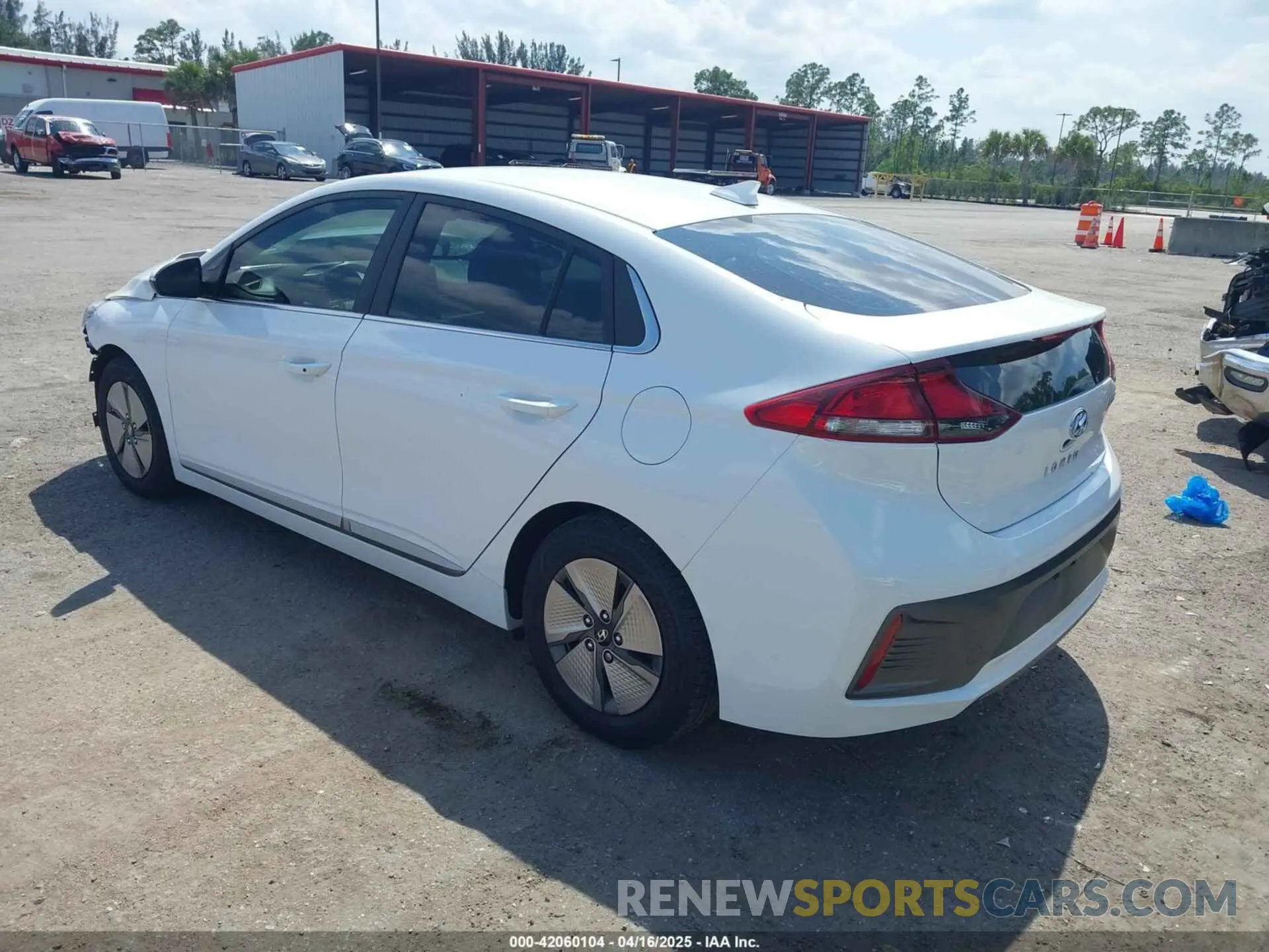 3 fotografías del automóvil dañado KMHC75LC1NU282432 HYUNDAI IONIQ HYBRID 2022