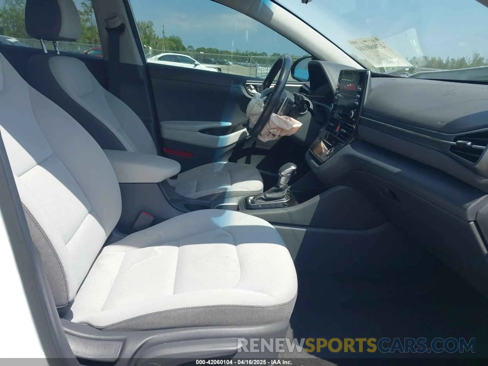 5 fotografías del automóvil dañado KMHC75LC1NU282432 HYUNDAI IONIQ HYBRID 2022