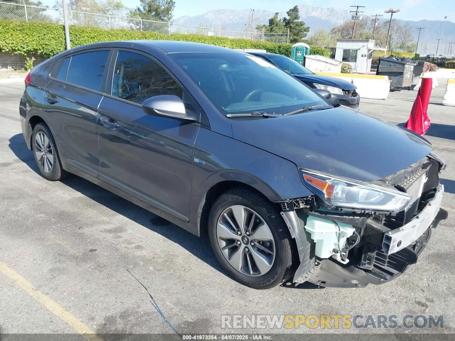 1 fotografías del automóvil dañado KMHC65LD3KU164521 HYUNDAI IONIQ PLUG-IN HYBRID 2019