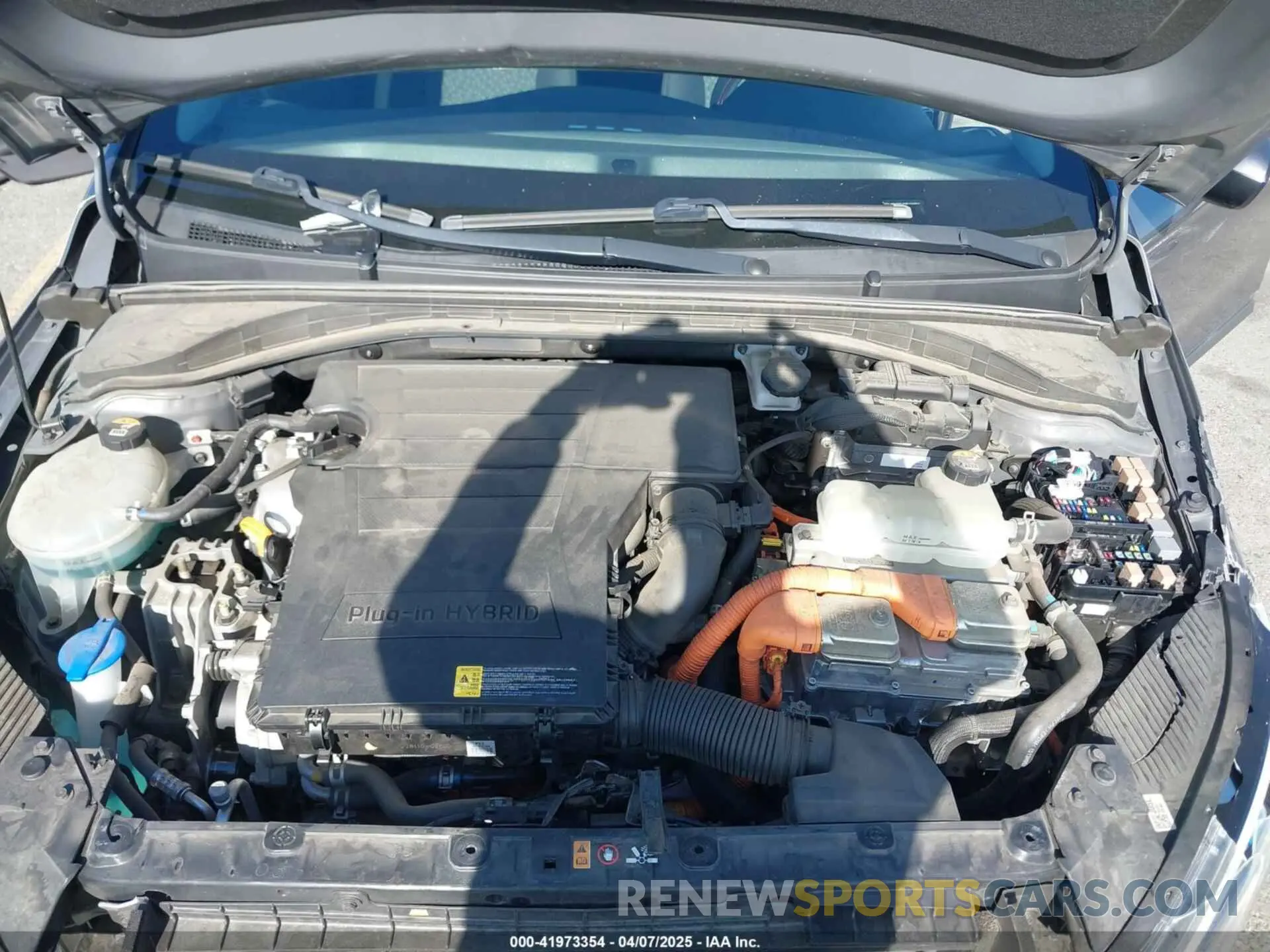 10 fotografías del automóvil dañado KMHC65LD3KU164521 HYUNDAI IONIQ PLUG-IN HYBRID 2019