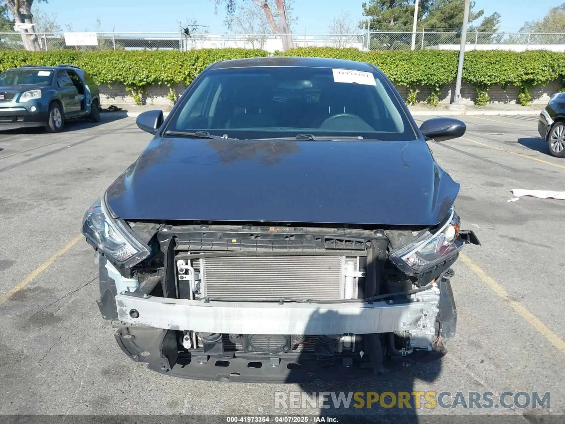 12 fotografías del automóvil dañado KMHC65LD3KU164521 HYUNDAI IONIQ PLUG-IN HYBRID 2019