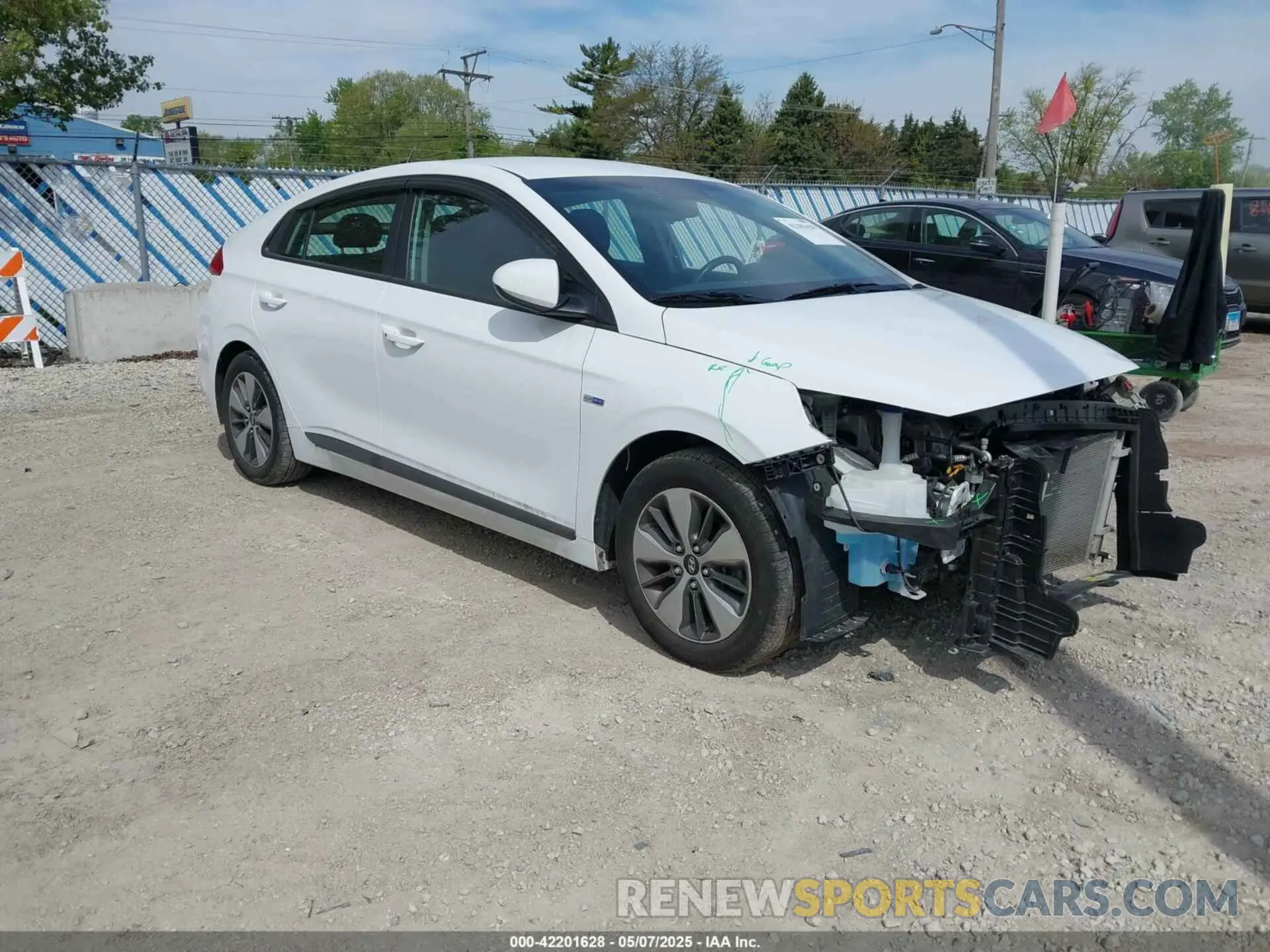 1 fotografías del automóvil dañado KMHC65LD5KU159398 HYUNDAI IONIQ PLUG-IN HYBRID 2019