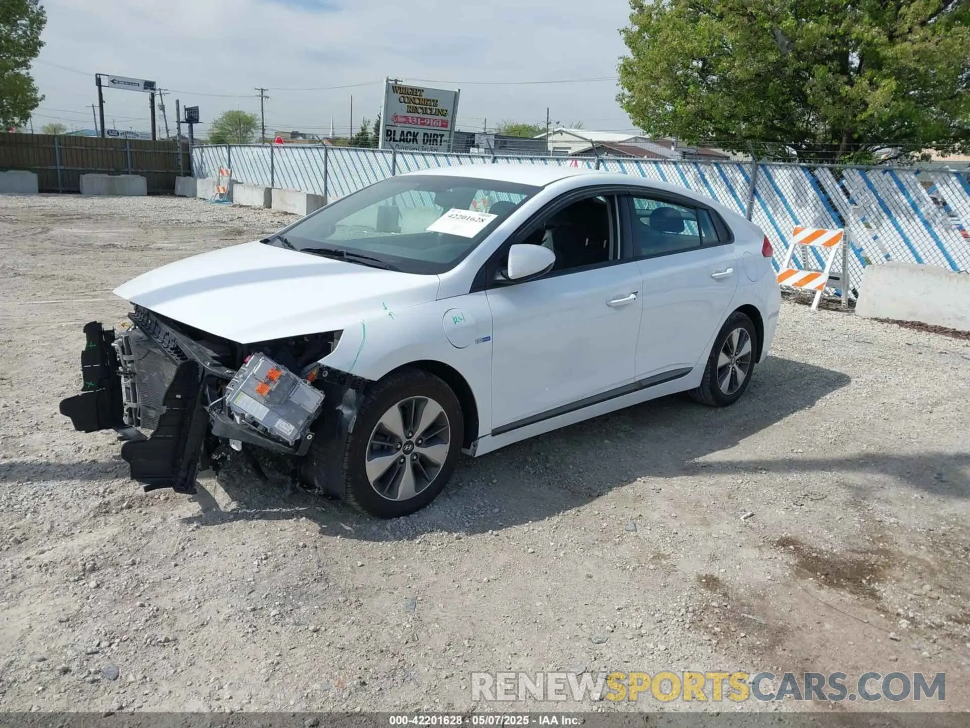 2 fotografías del automóvil dañado KMHC65LD5KU159398 HYUNDAI IONIQ PLUG-IN HYBRID 2019