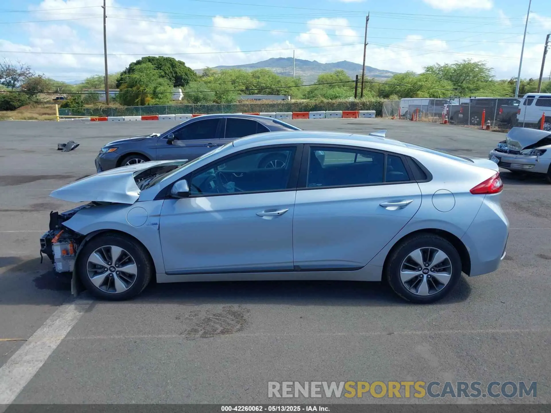 15 fotografías del automóvil dañado KMHC65LD9KU178942 HYUNDAI IONIQ PLUG-IN HYBRID 2019
