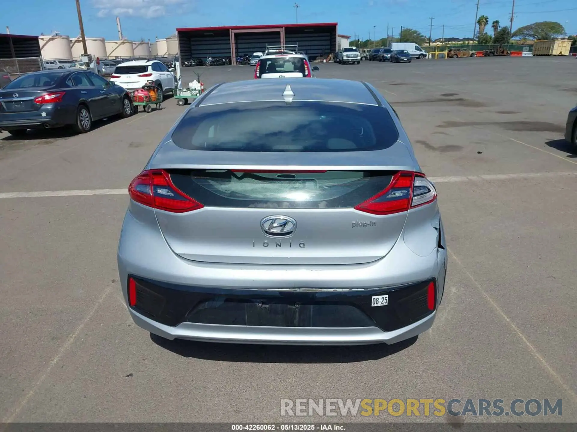 17 fotografías del automóvil dañado KMHC65LD9KU178942 HYUNDAI IONIQ PLUG-IN HYBRID 2019