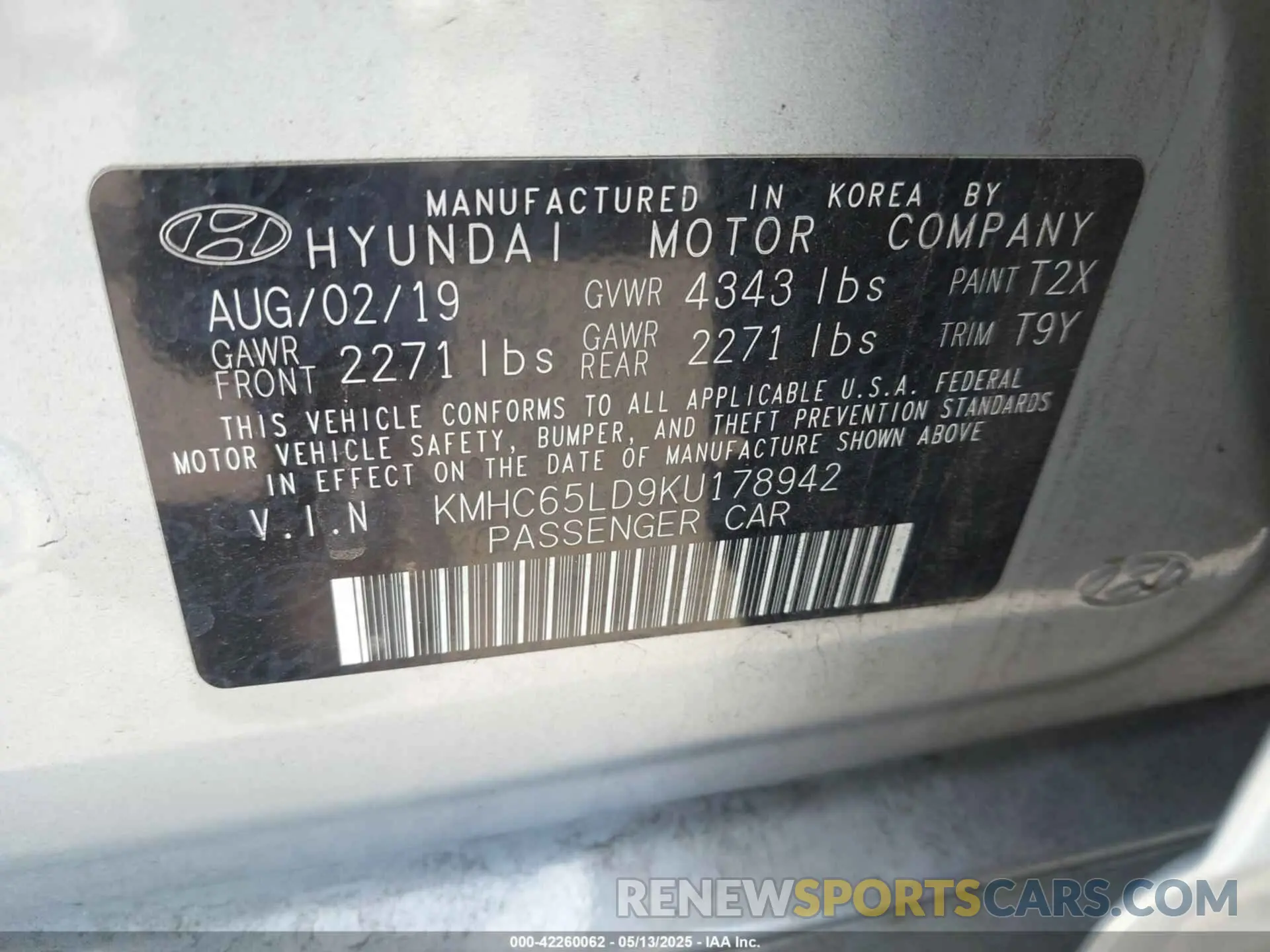 9 fotografías del automóvil dañado KMHC65LD9KU178942 HYUNDAI IONIQ PLUG-IN HYBRID 2019
