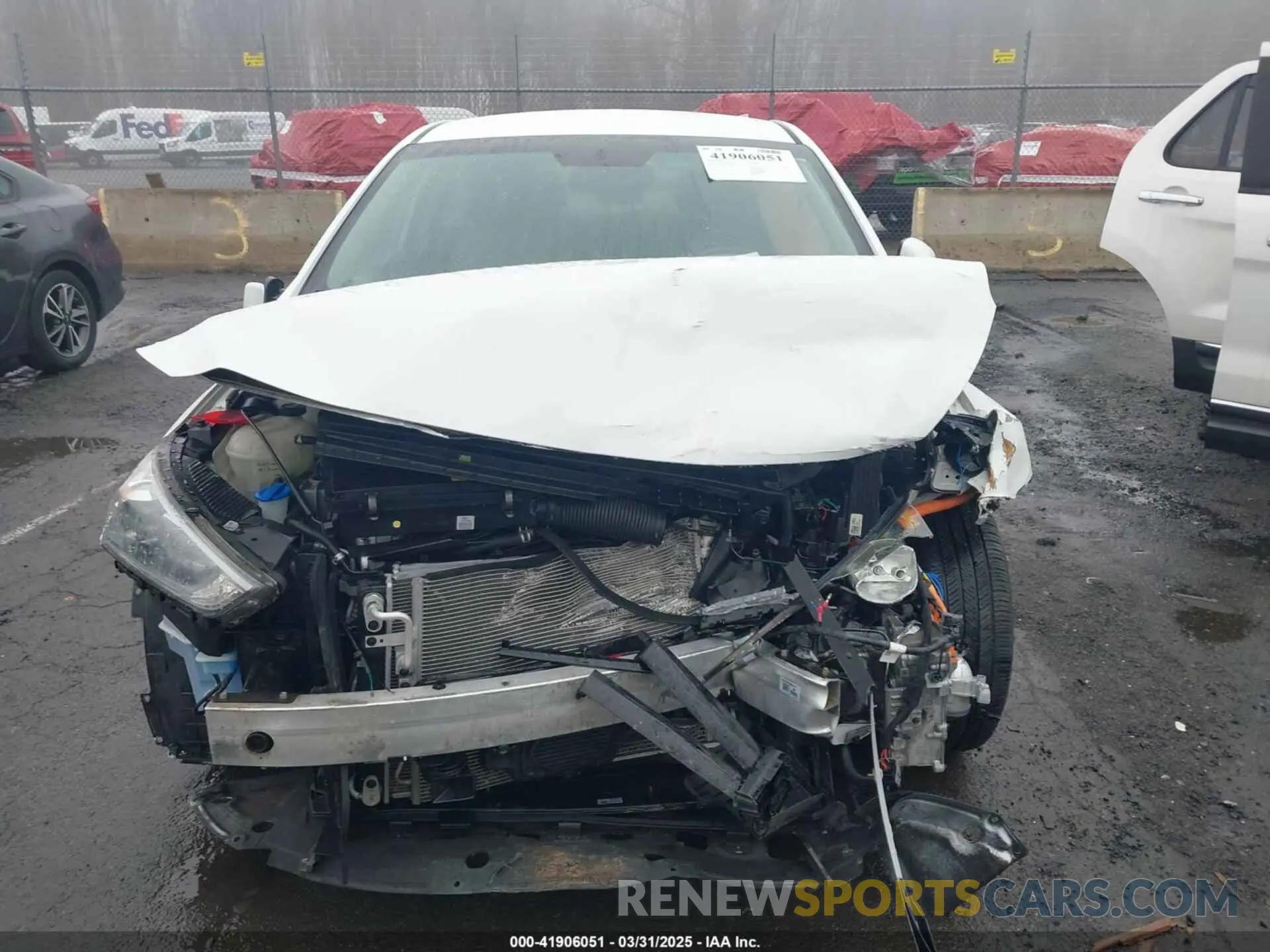 13 fotografías del automóvil dañado KMHC65LDXKU173197 HYUNDAI IONIQ PLUG-IN HYBRID 2019