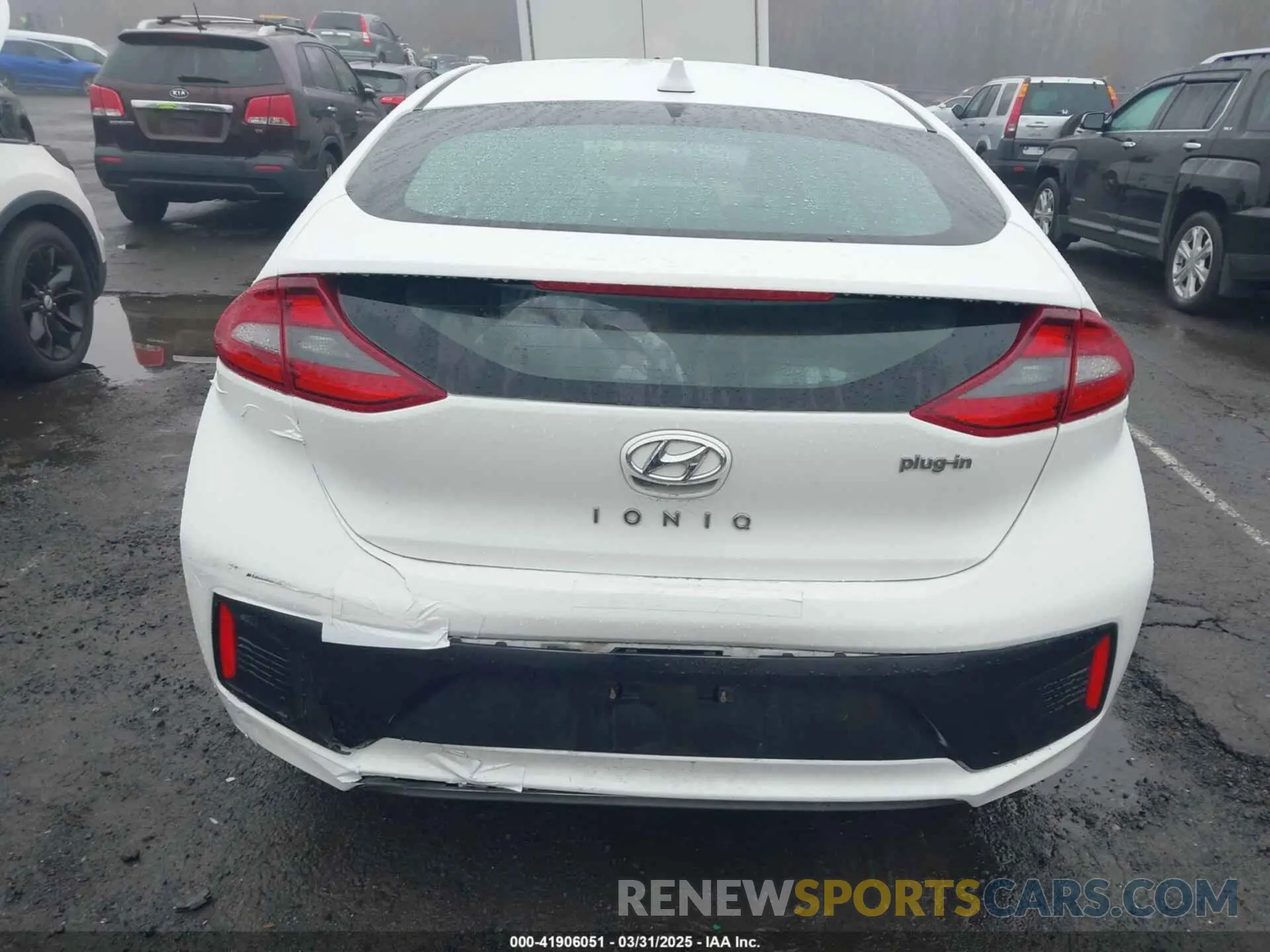 17 fotografías del automóvil dañado KMHC65LDXKU173197 HYUNDAI IONIQ PLUG-IN HYBRID 2019