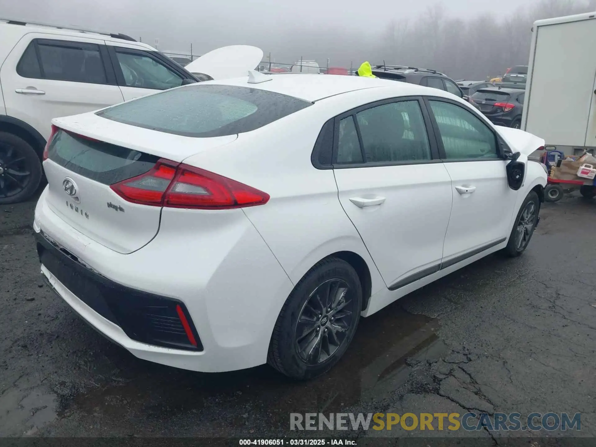 4 fotografías del automóvil dañado KMHC65LDXKU173197 HYUNDAI IONIQ PLUG-IN HYBRID 2019