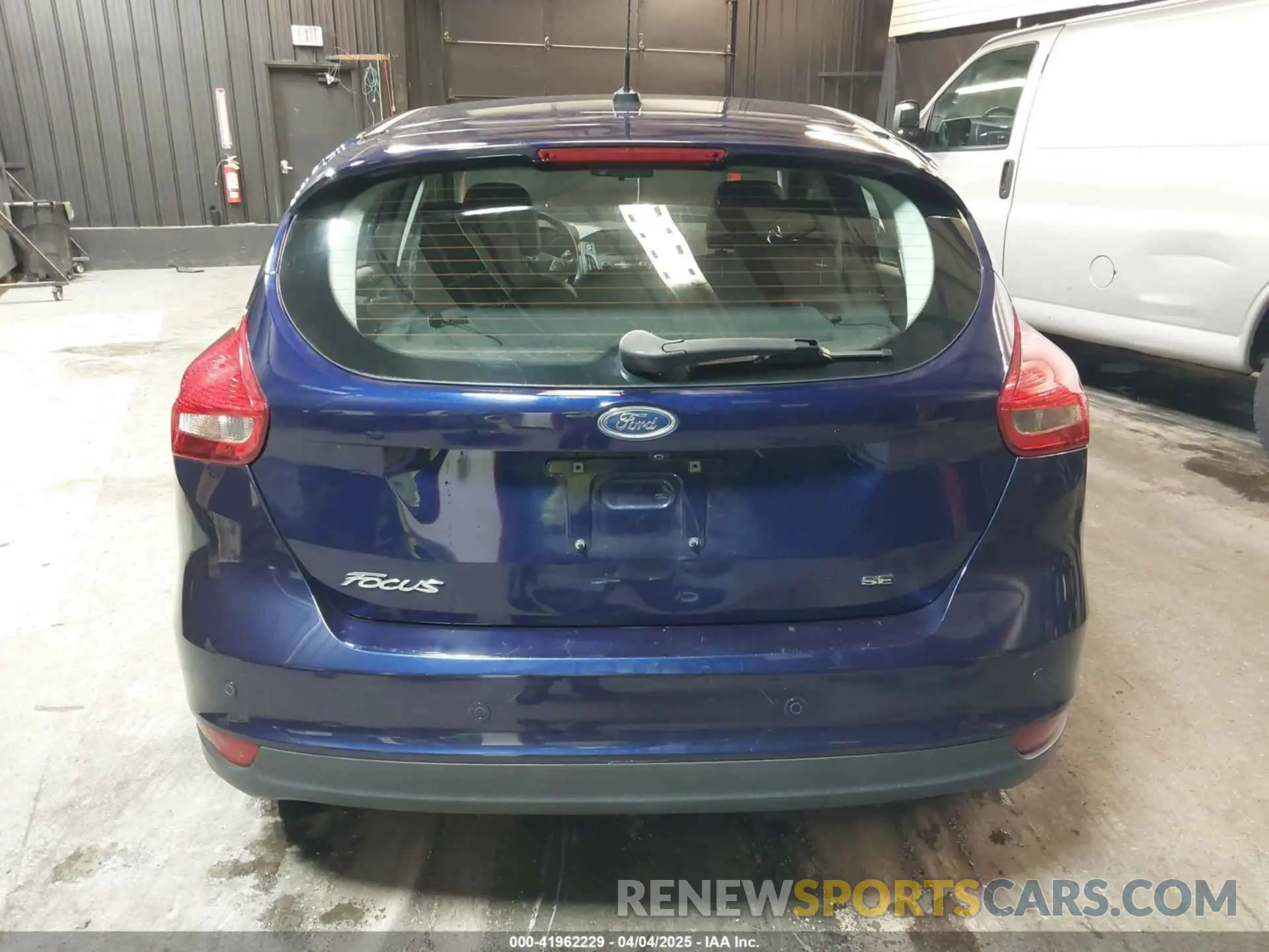 16 fotografías del automóvil dañado KMHC75LD9KU163113 HYUNDAI IONIQ PLUG-IN HYBRID 2019