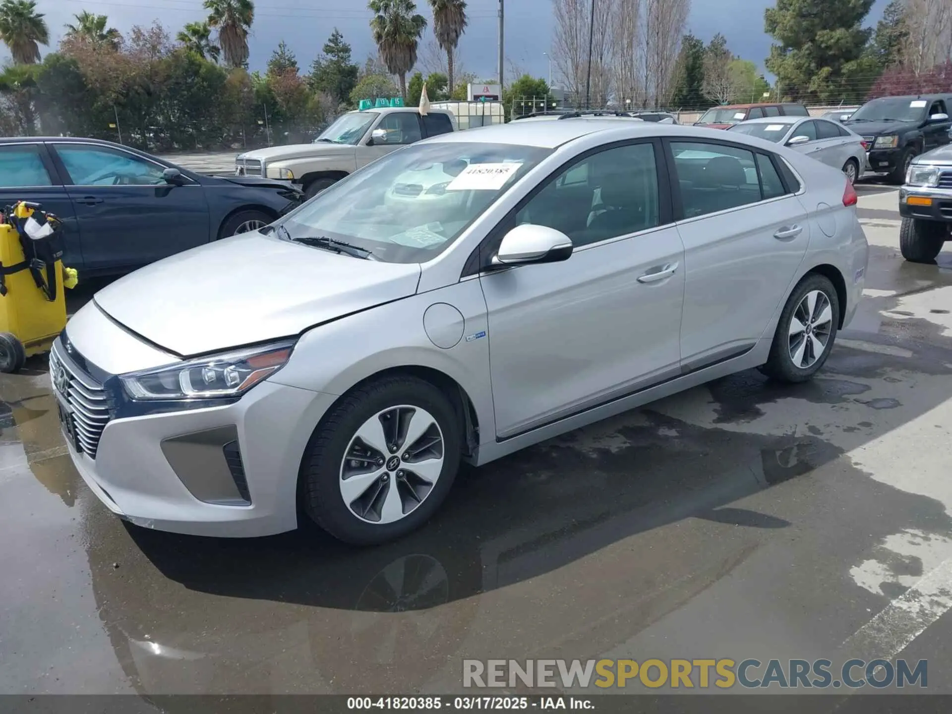 2 fotografías del automóvil dañado KMHC75LDXKU110856 HYUNDAI IONIQ PLUG-IN HYBRID 2019
