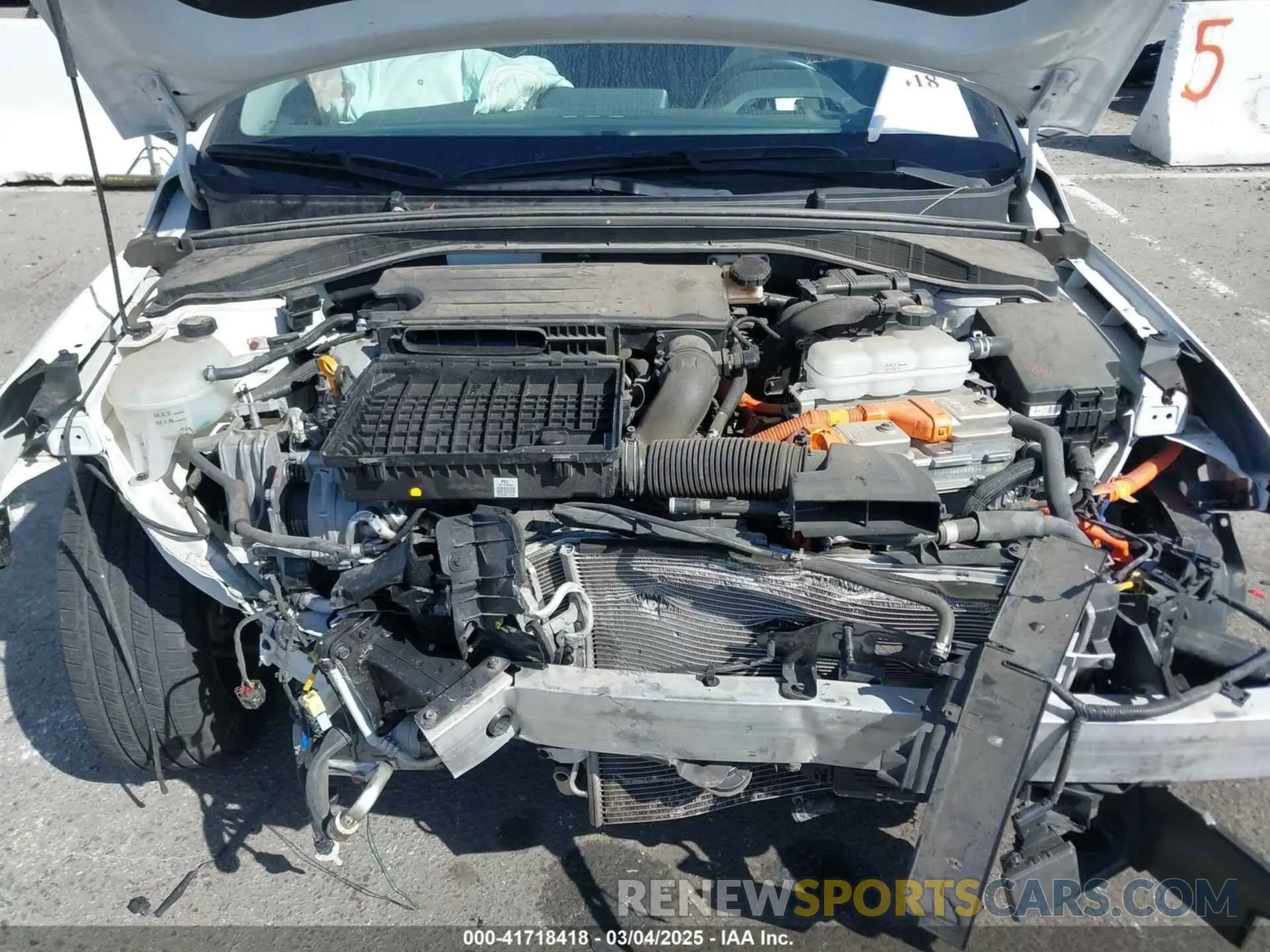 10 fotografías del automóvil dañado KMHC65LD1LU188902 HYUNDAI IONIQ PLUG-IN HYBRID 2020
