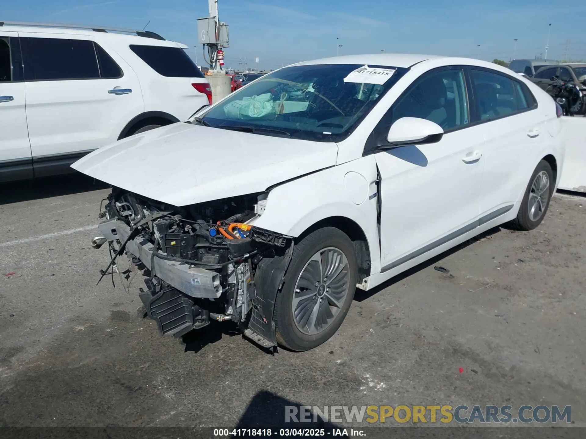 2 fotografías del automóvil dañado KMHC65LD1LU188902 HYUNDAI IONIQ PLUG-IN HYBRID 2020