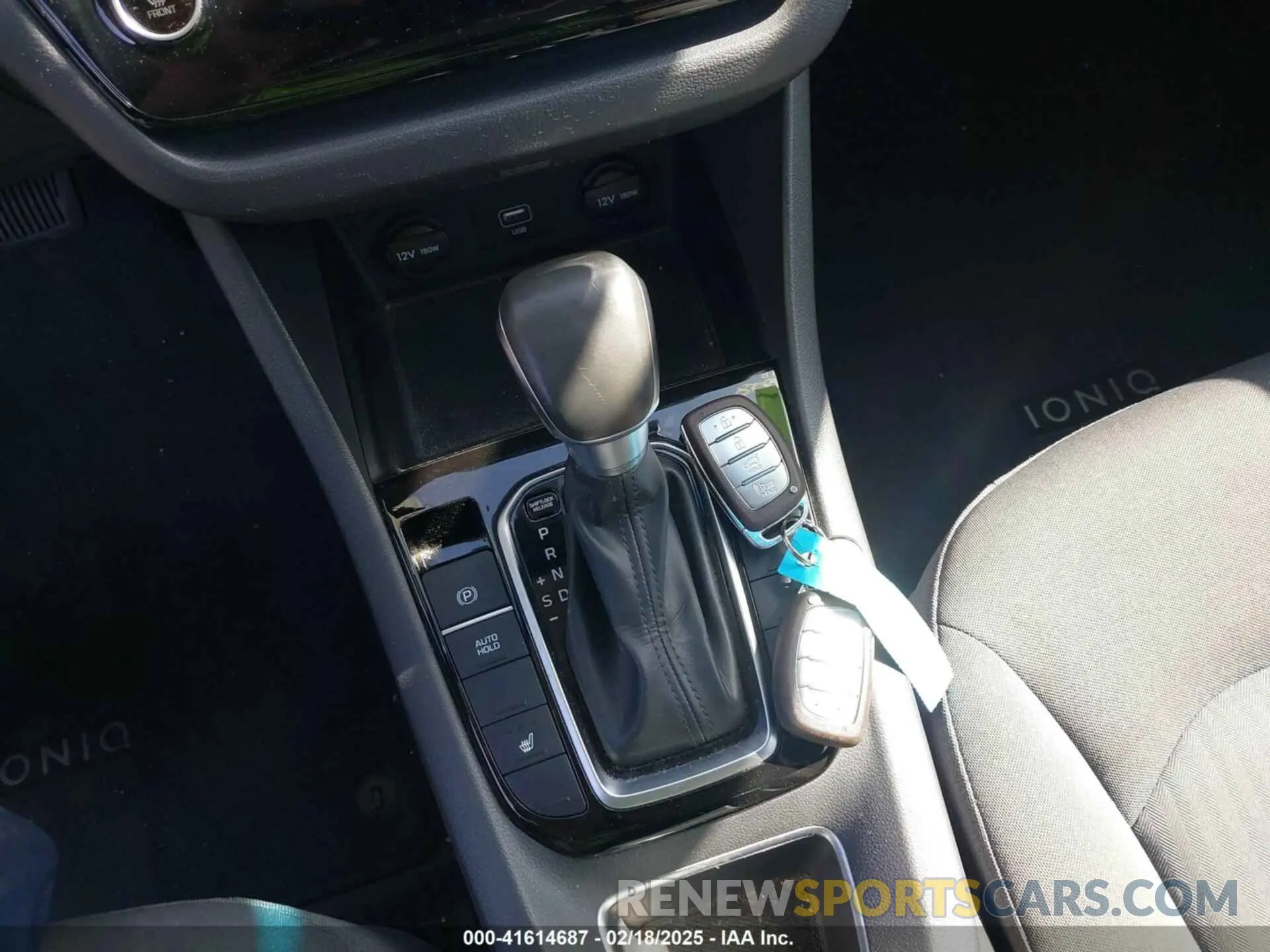 11 fotografías del automóvil dañado KMHC65LD1LU201180 HYUNDAI IONIQ PLUG-IN HYBRID 2020