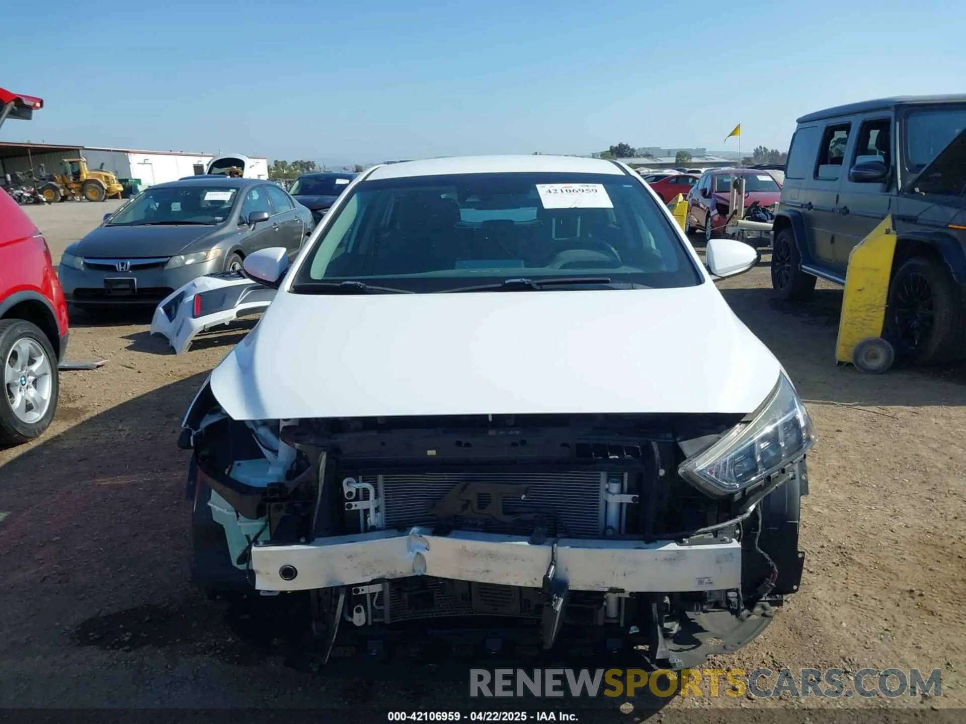 6 fotografías del automóvil dañado KMHC75LD3LU198912 HYUNDAI IONIQ PLUG-IN HYBRID 2020