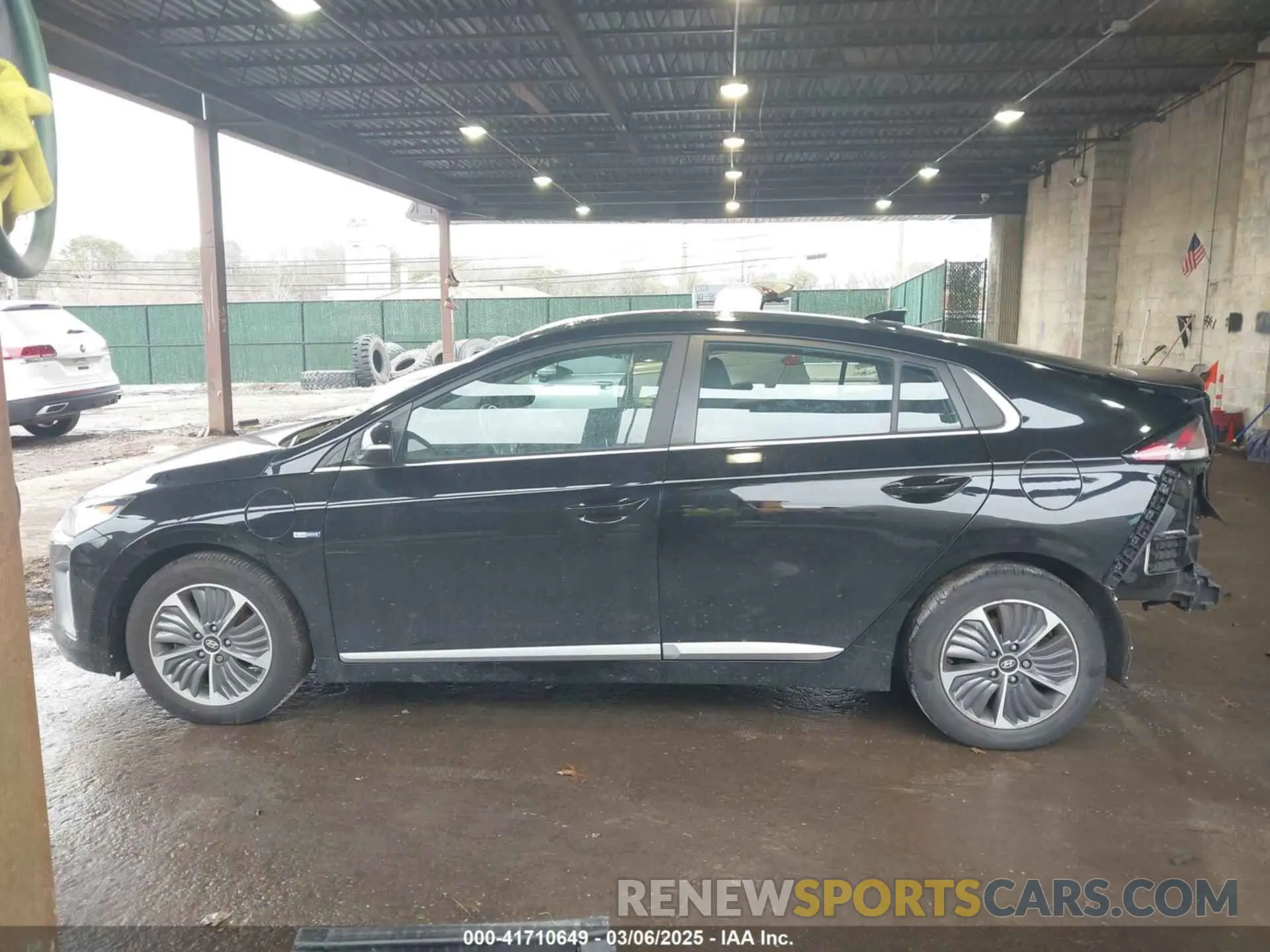 15 fotografías del automóvil dañado KMHC75LD5LU233286 HYUNDAI IONIQ PLUG-IN HYBRID 2020