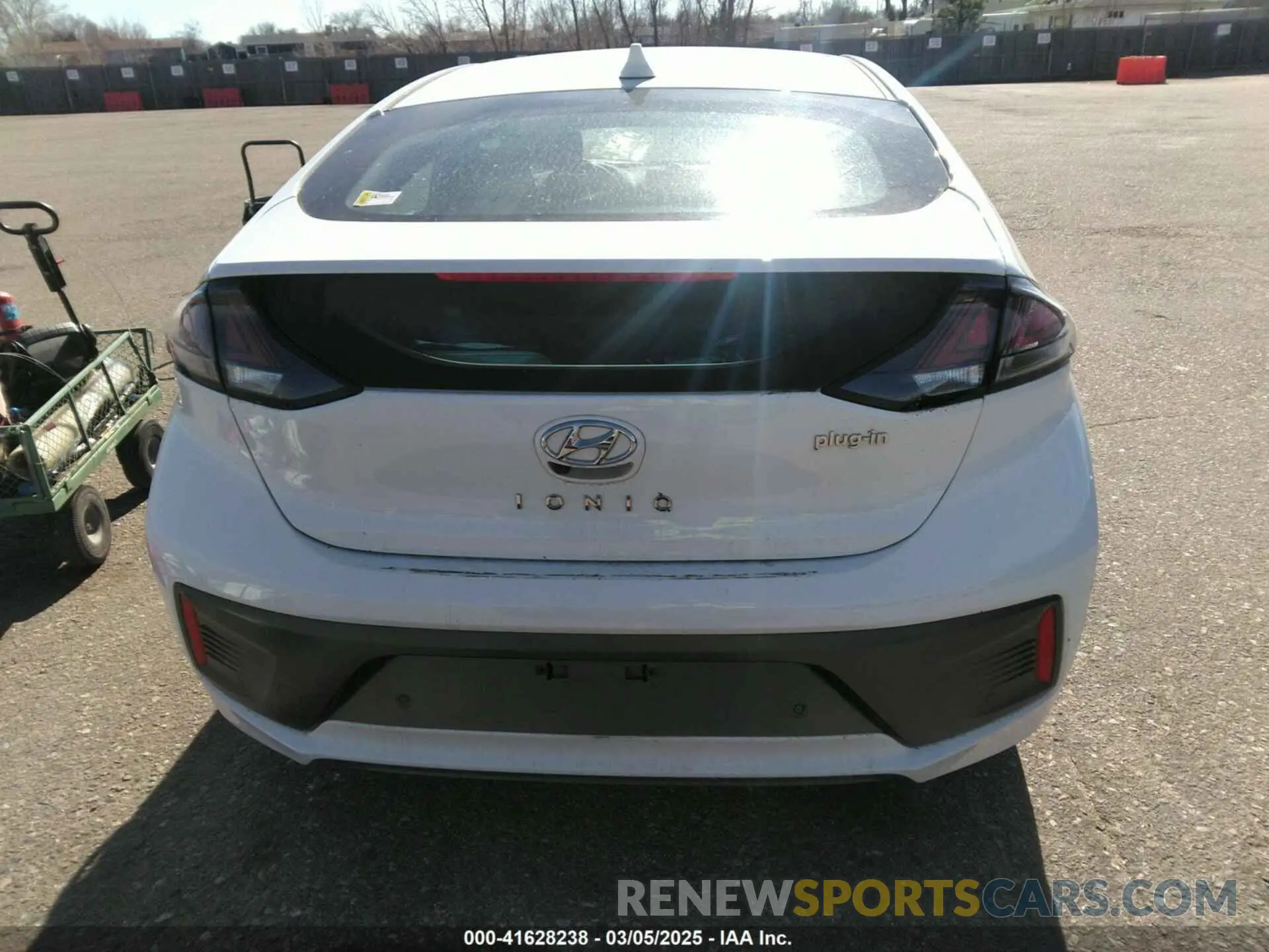 16 fotografías del automóvil dañado KMHCX5LD3LU241239 HYUNDAI IONIQ PLUG-IN HYBRID 2020